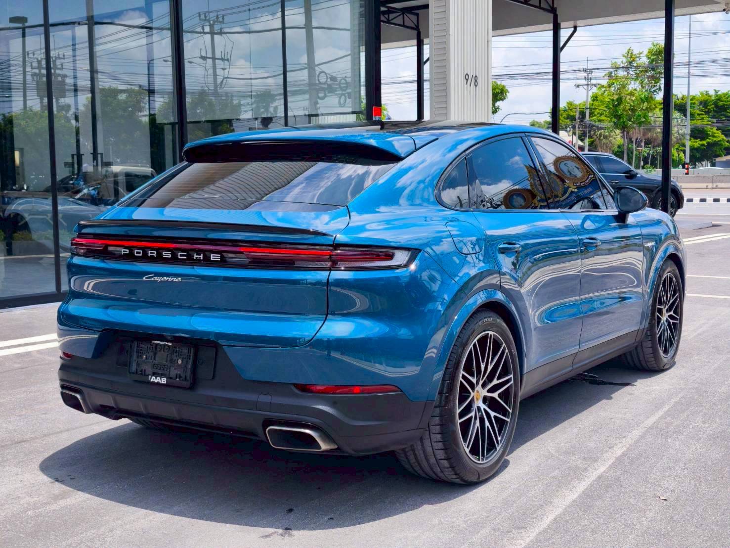 2025 Porsche Cayenne E-Hybrid สีฟ้า (รูปที่ 14)