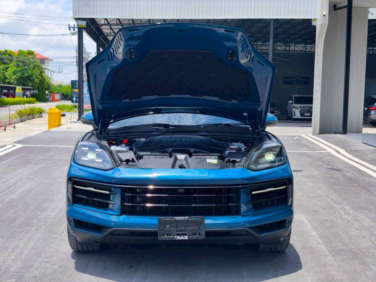 2025 Porsche Cayenne E-Hybrid สีฟ้า (รูปที่ 3)