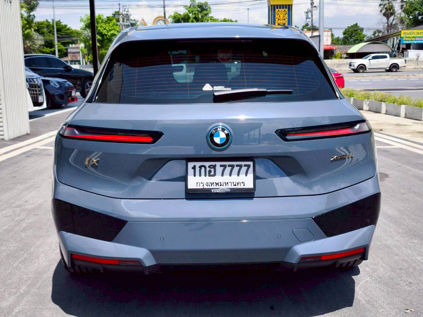 2023 BMW iX i20 สีเทา (รูปที่ 17)