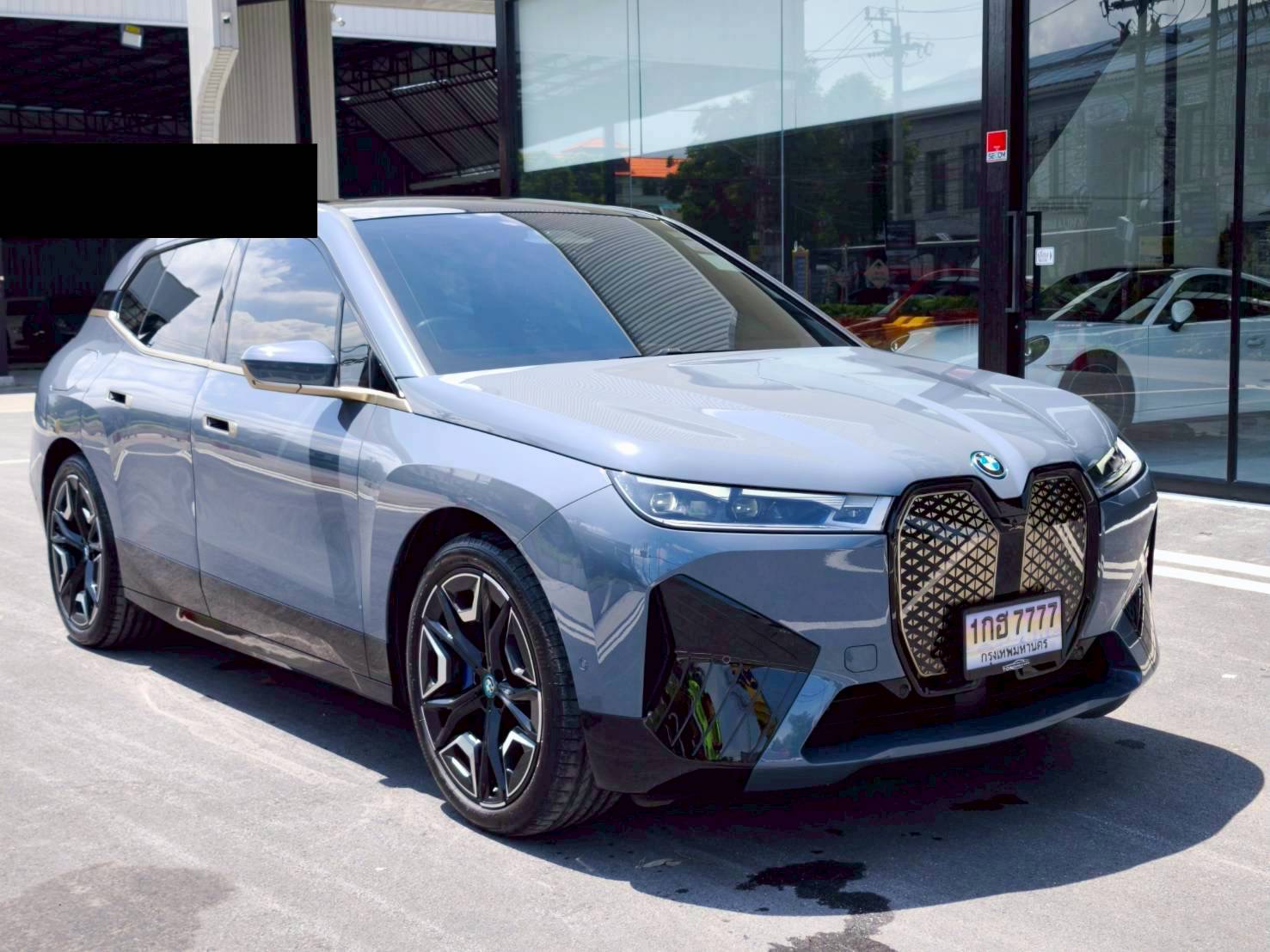 2023 BMW iX i20 สีเทา