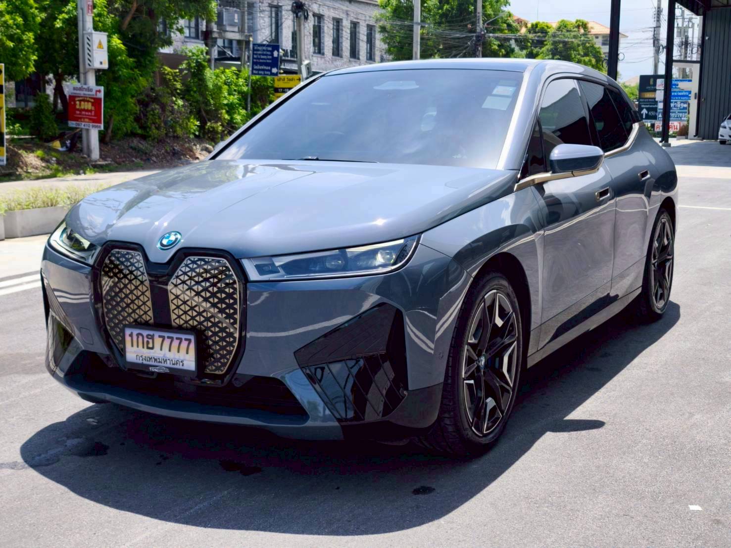 2023 BMW iX i20 สีเทา (รูปที่ 2)