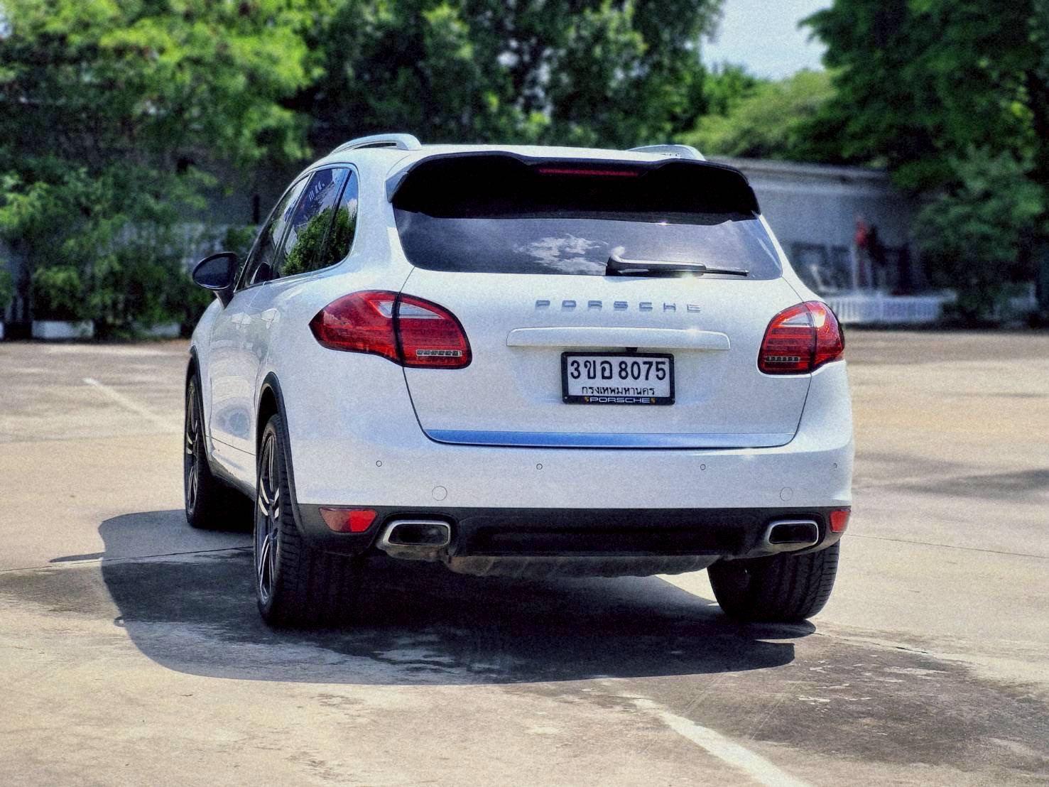 2014 Porsche Cayenne สีขาว (รูปที่ 7)
