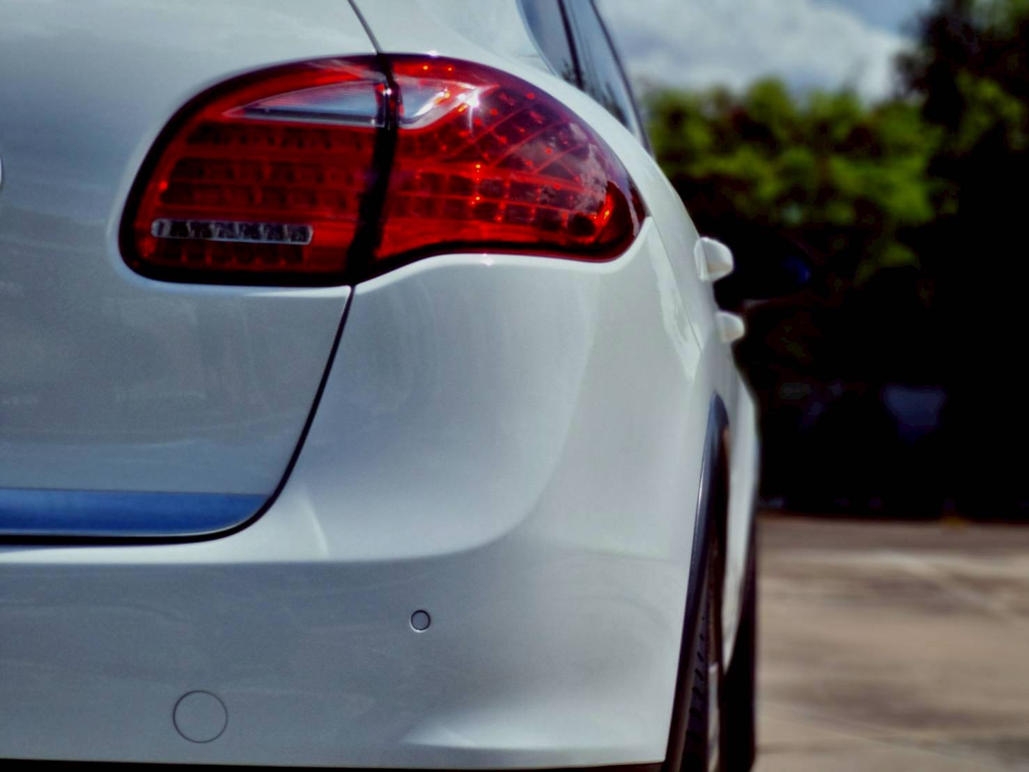 2014 Porsche Cayenne สีขาว (รูปที่ 17)