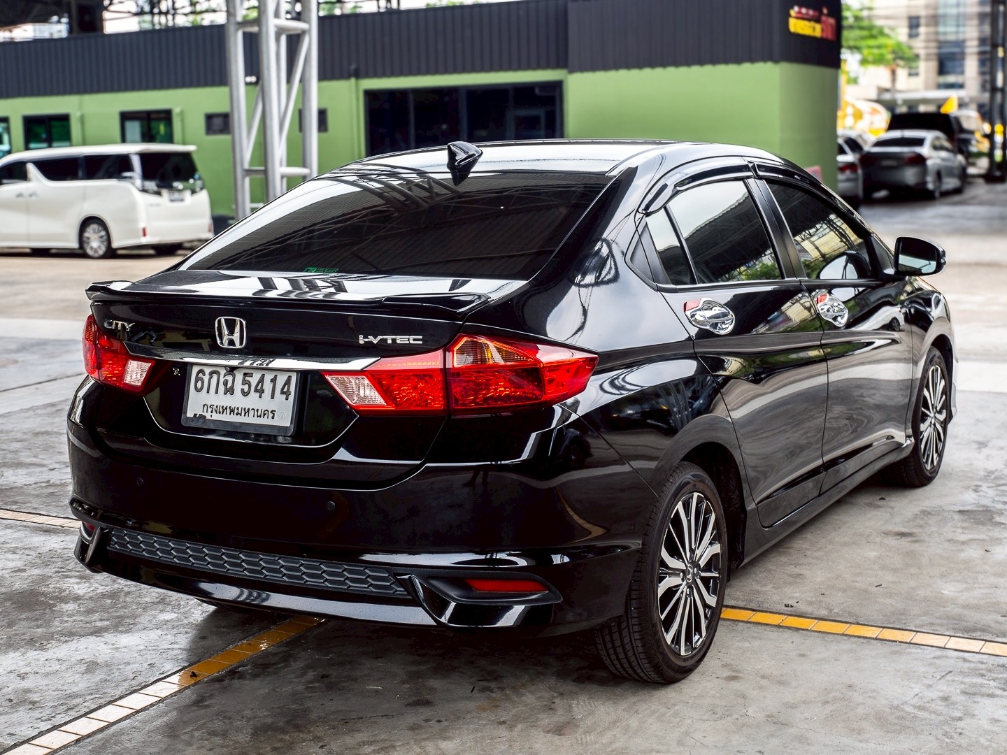 2017 Honda City สีดำ (รูปที่ 8)