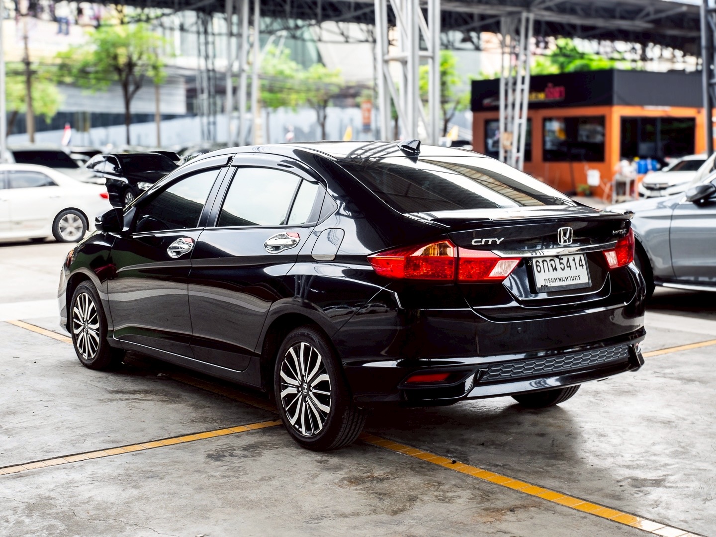 2017 Honda City สีดำ (รูปที่ 4)