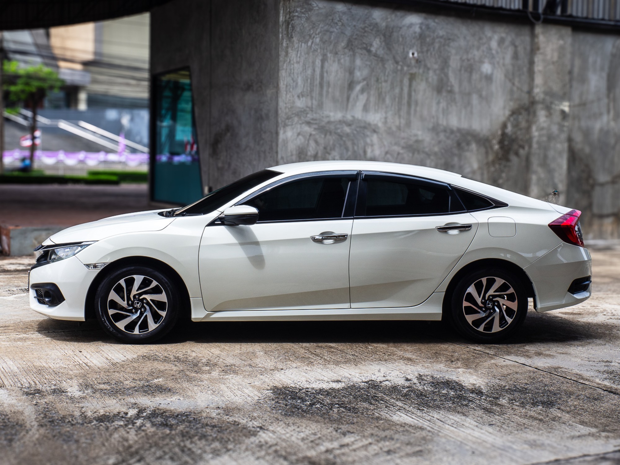 2018 Honda Civic Sedan สีขาว (รูปที่ 3)