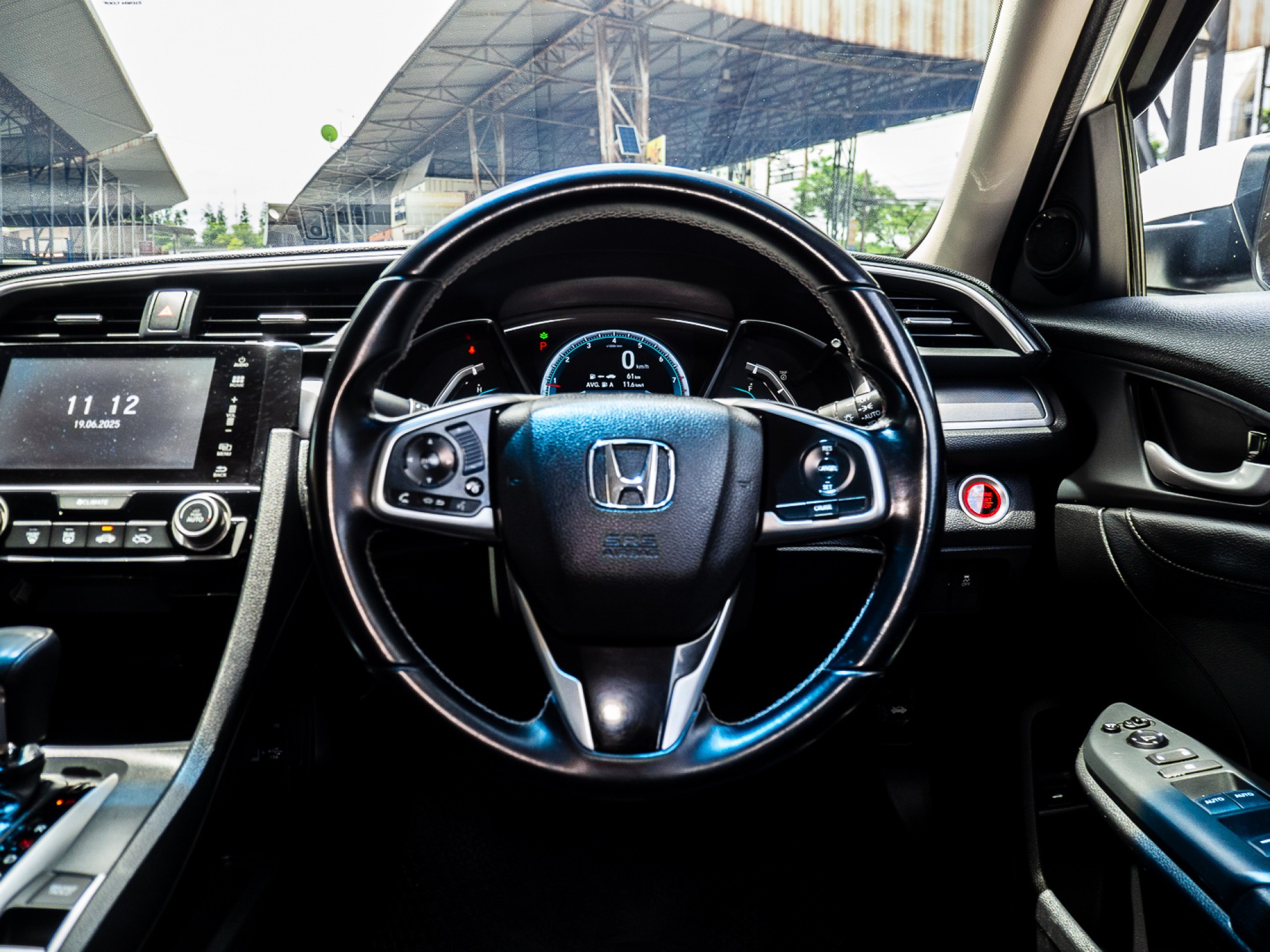 2018 Honda Civic Sedan สีขาว (รูปที่ 14)