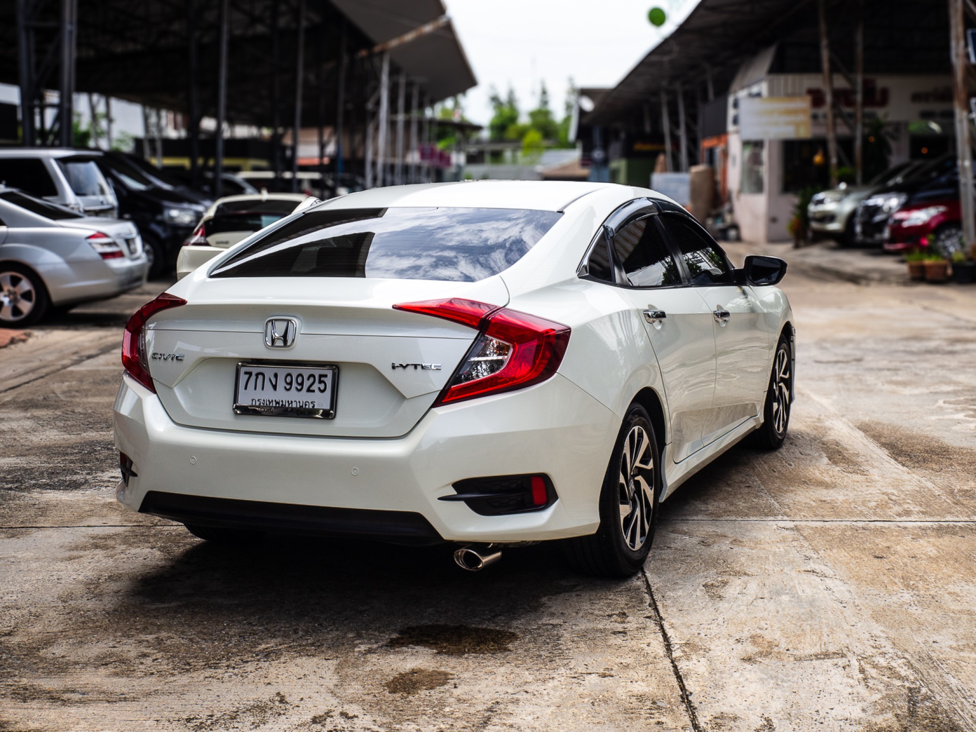 2018 Honda Civic Sedan สีขาว (รูปที่ 6)