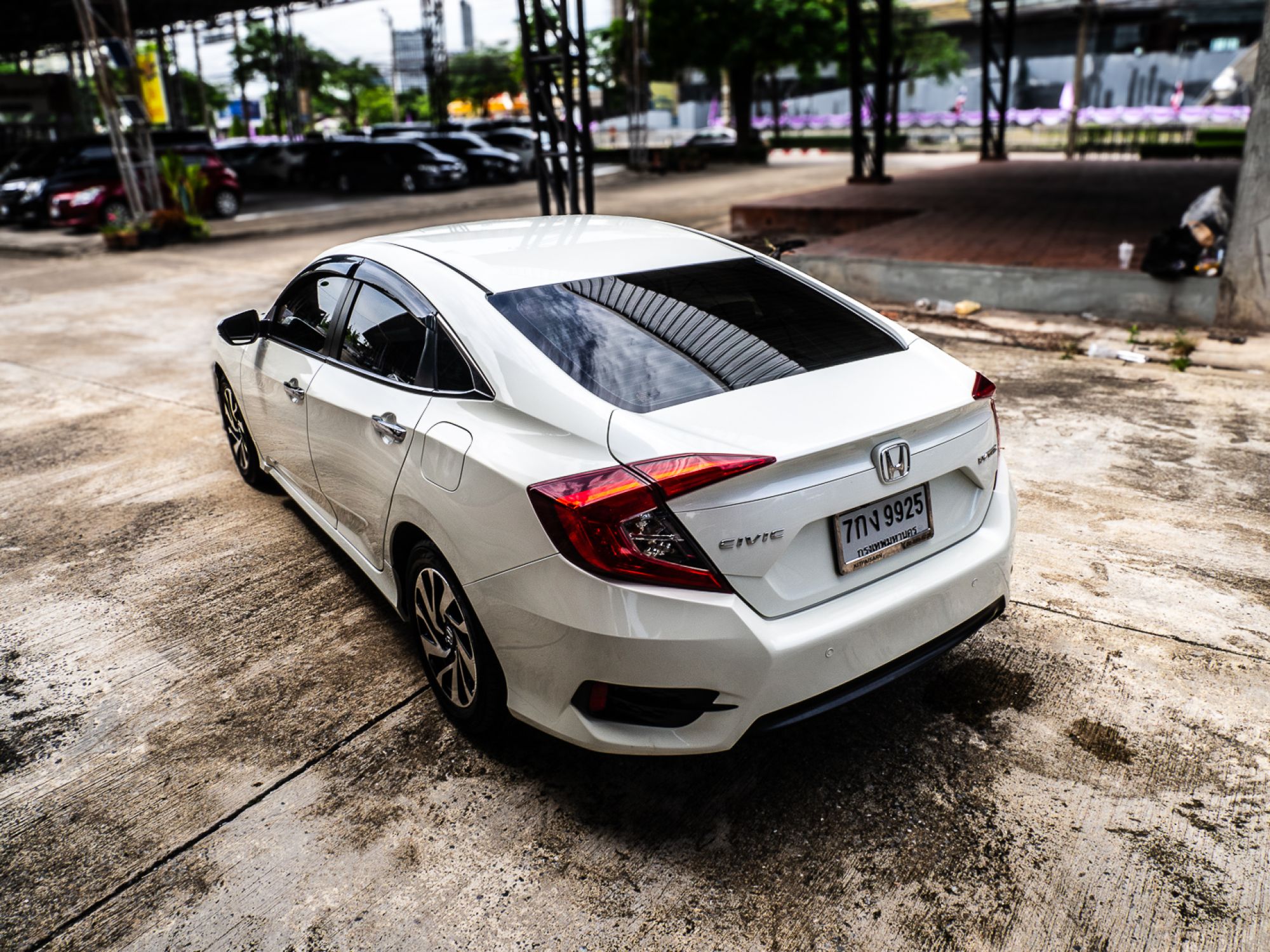 2018 Honda Civic Sedan สีขาว (รูปที่ 16)