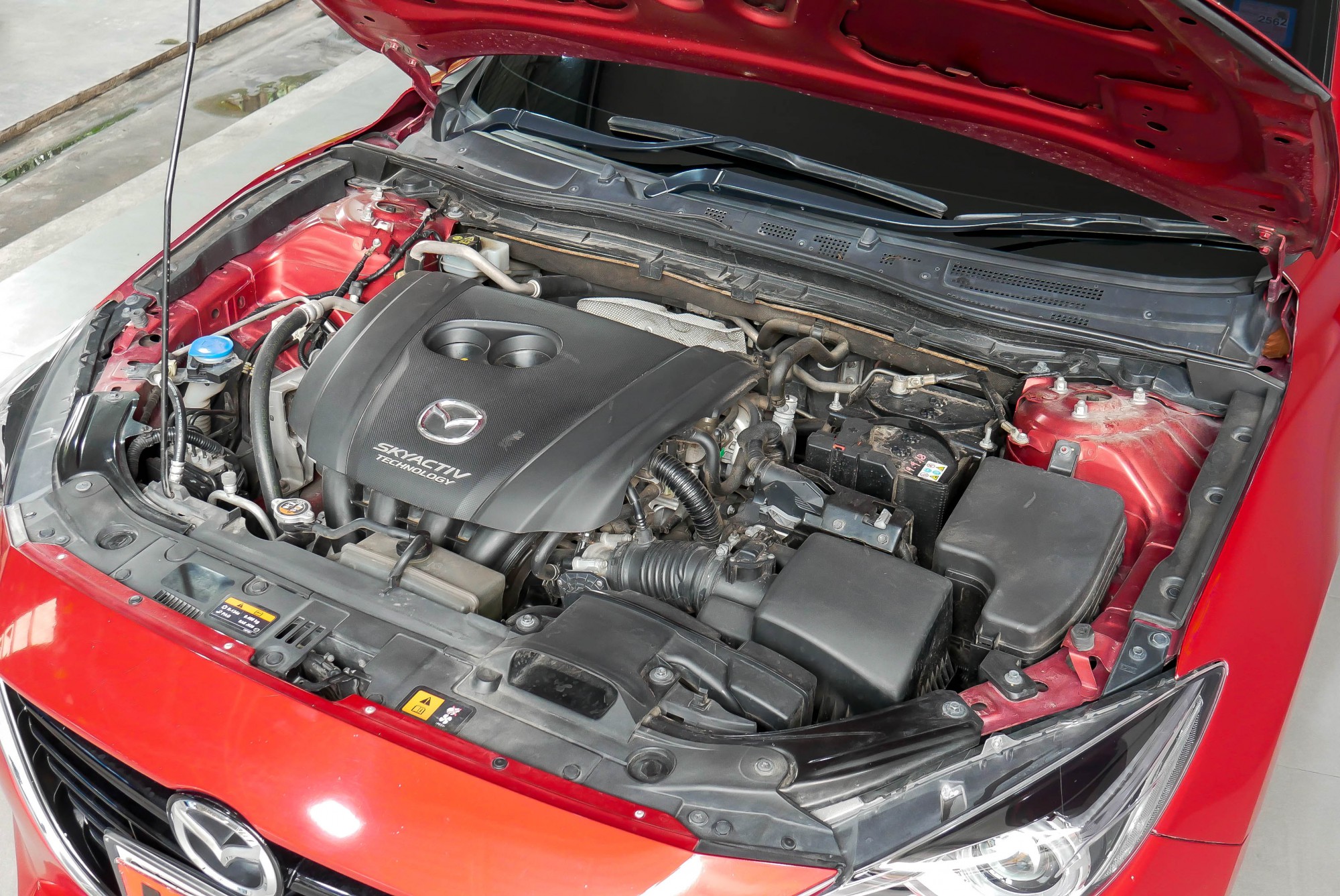 MAZDA 3 SKYACTIV 2.0 S SPORT AT ปี 2014 สีแดง (รูปที่ 4)
