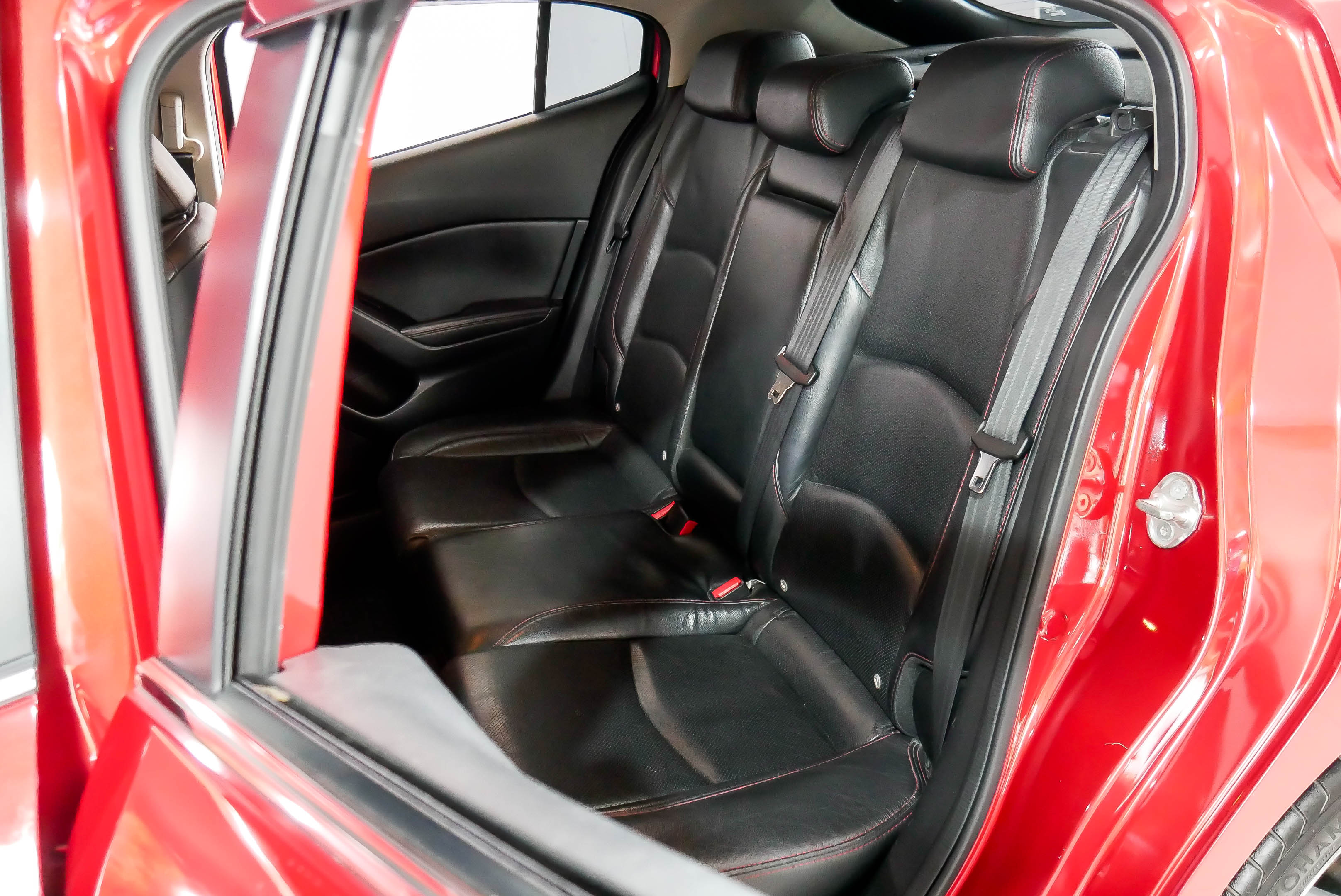 MAZDA 3 SKYACTIV 2.0 S SPORT AT ปี 2014 สีแดง (รูปที่ 15)
