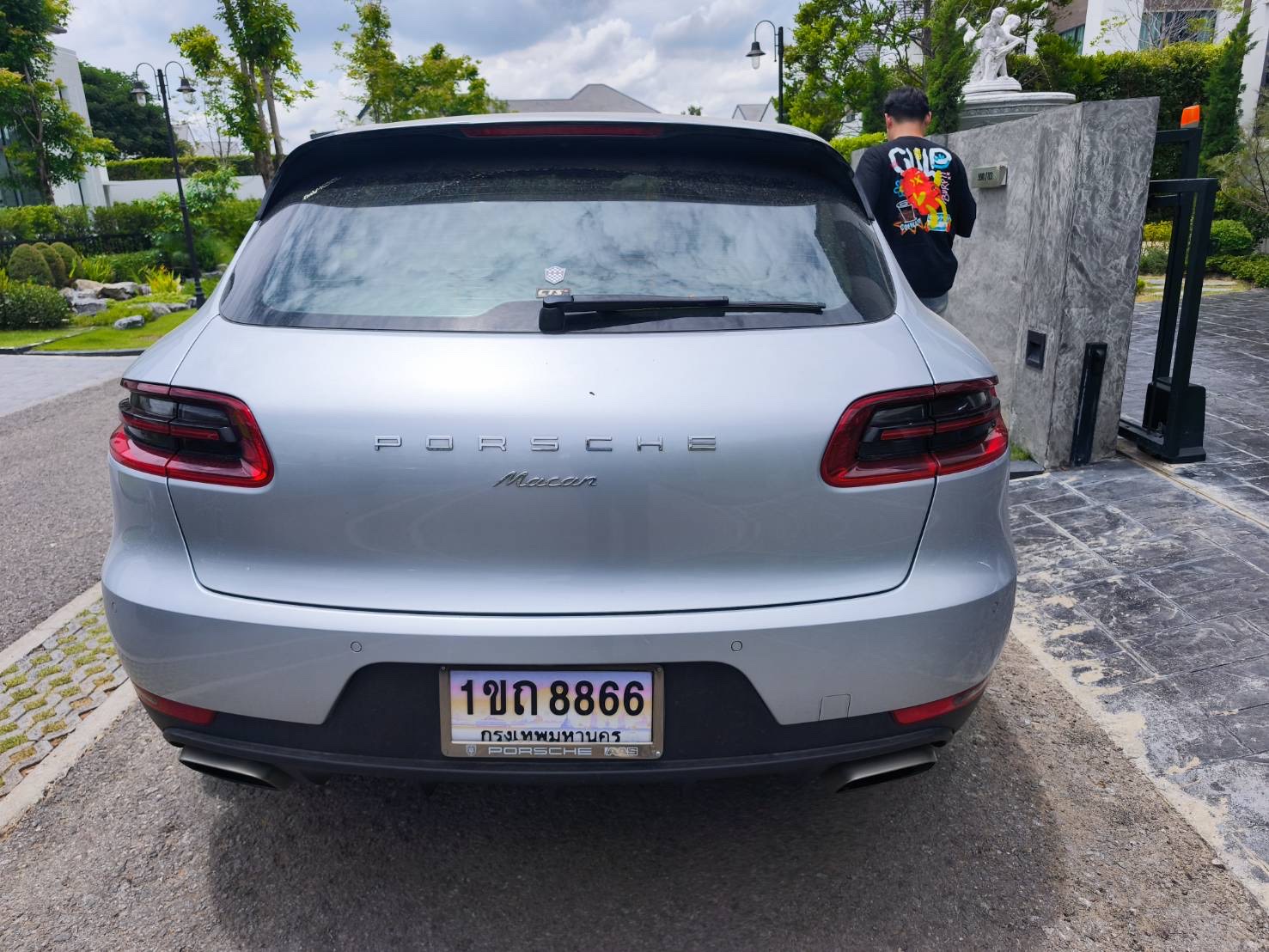 2018 Porsche Macan สีเทา (รูปที่ 7)