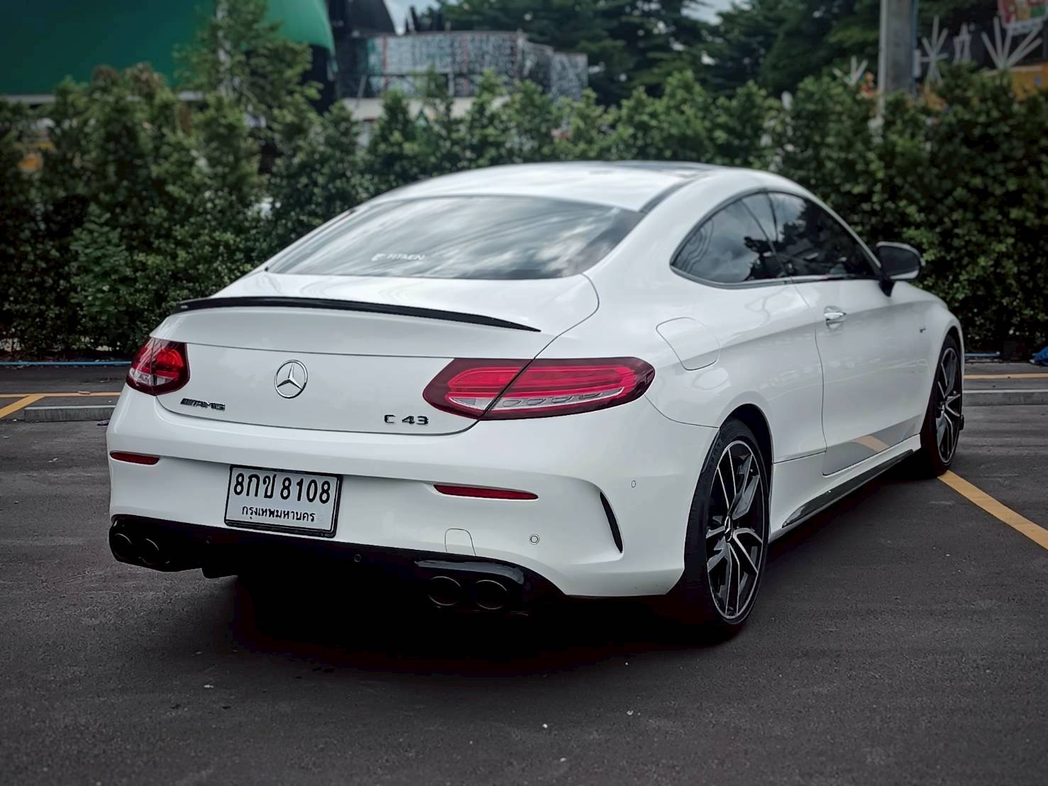 2022 Mercedes-Benz C-Class Coupe C43 AMG สีขาว (รูปที่ 4)