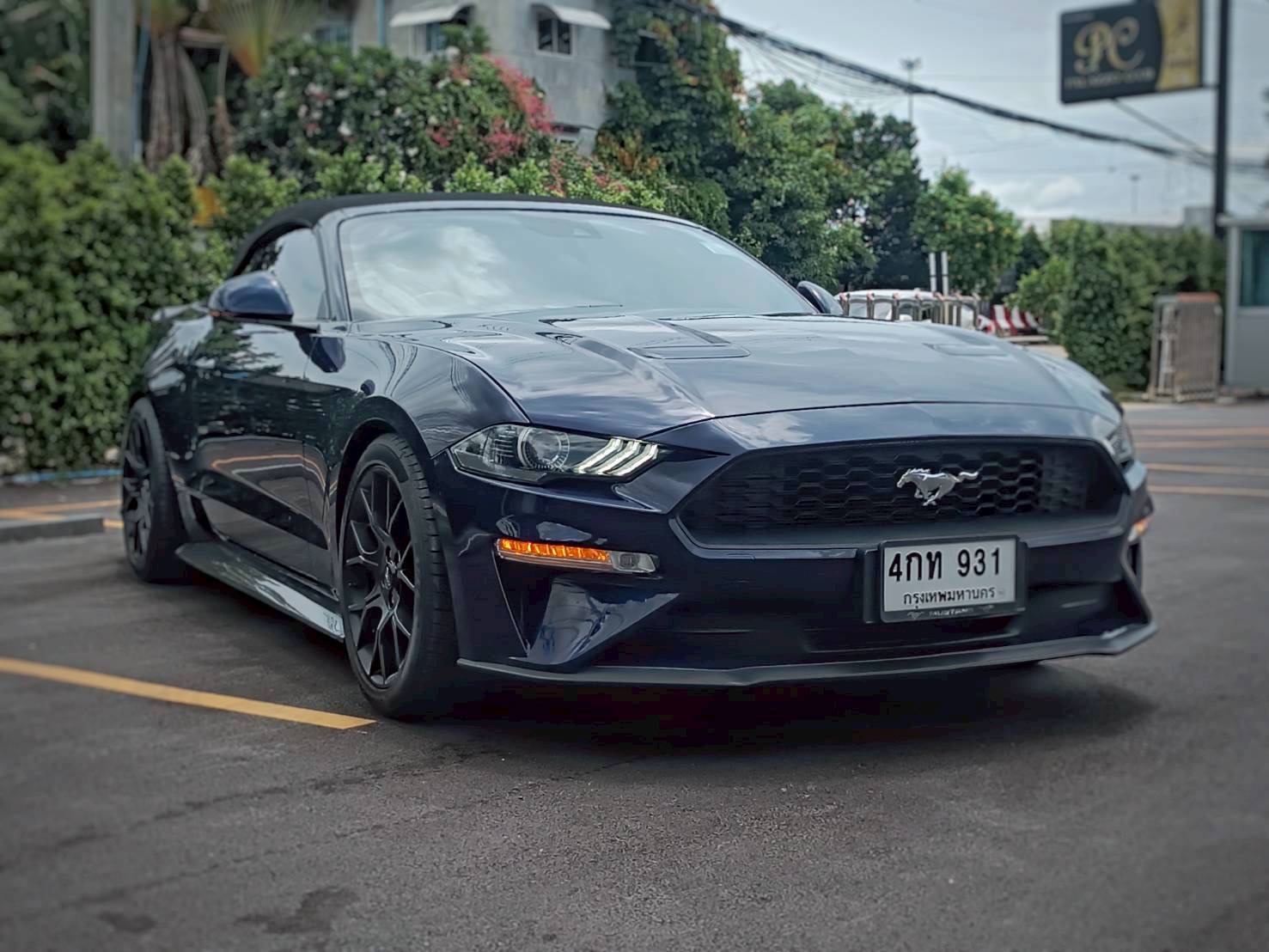 2018 Ford Mustang Convertible สีดำ
