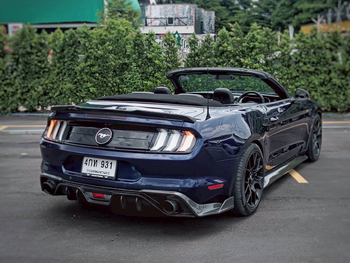 2018 Ford Mustang Convertible สีดำ (รูปที่ 4)