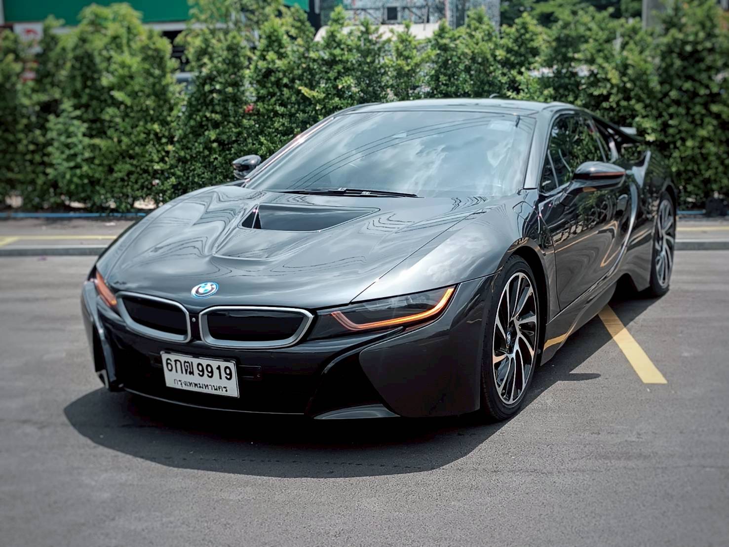 2014 BMW i8 สีเทา (รูปที่ 10)