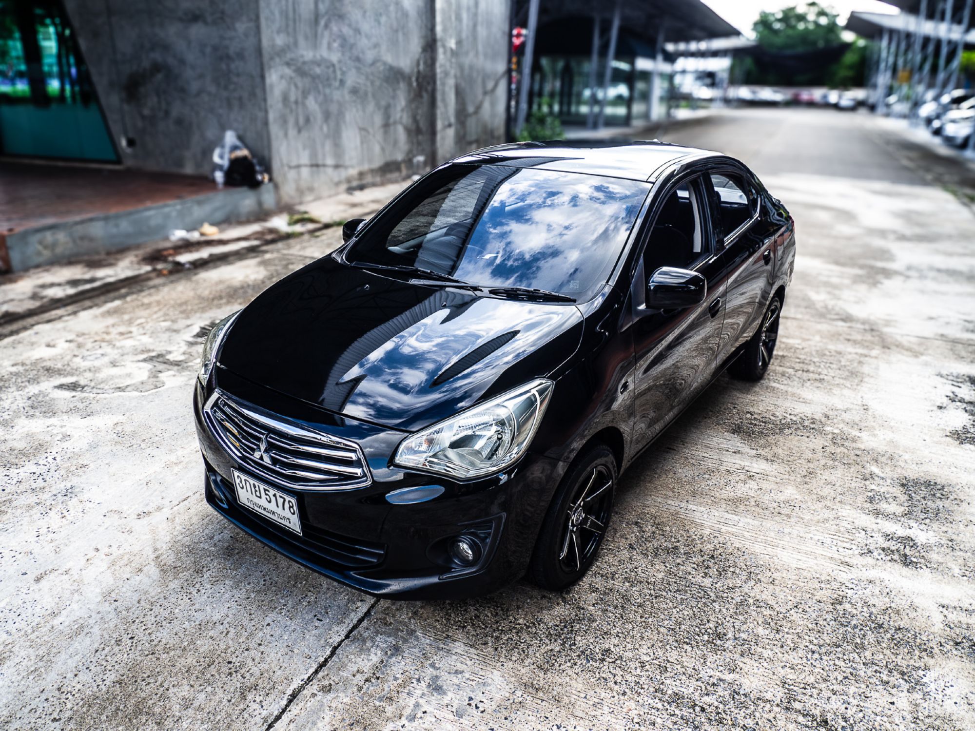 2014 Mitsubishi Attrage สีดำ (รูปที่ 19)