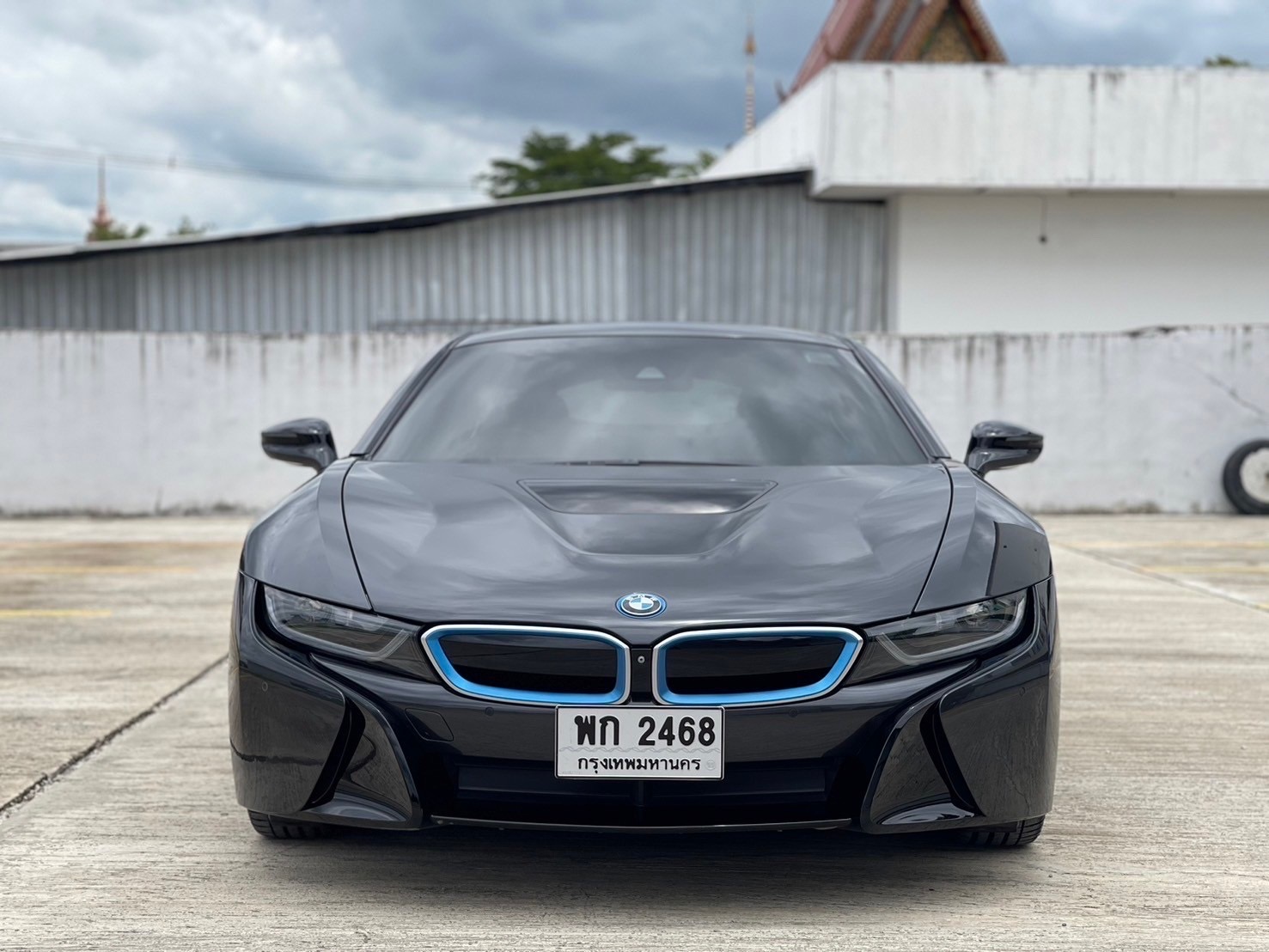 2014 BMW i8 สีเทา (รูปที่ 14)