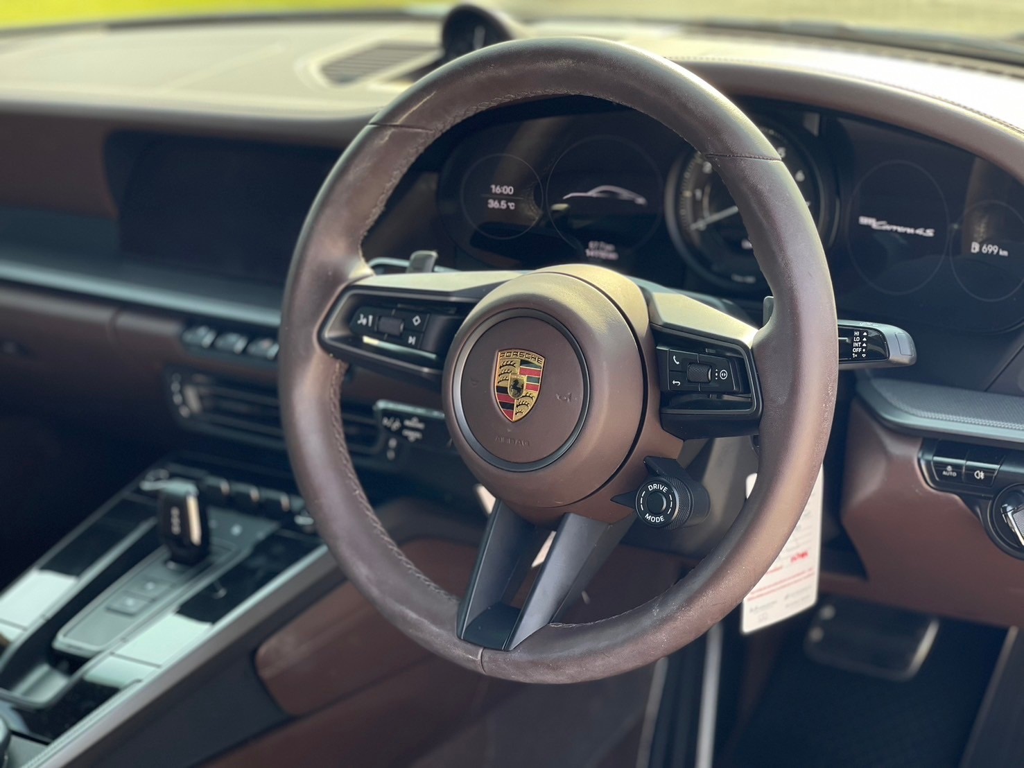 2021 Porsche CARRERA 4s 992 สีดำ (รูปที่ 9)