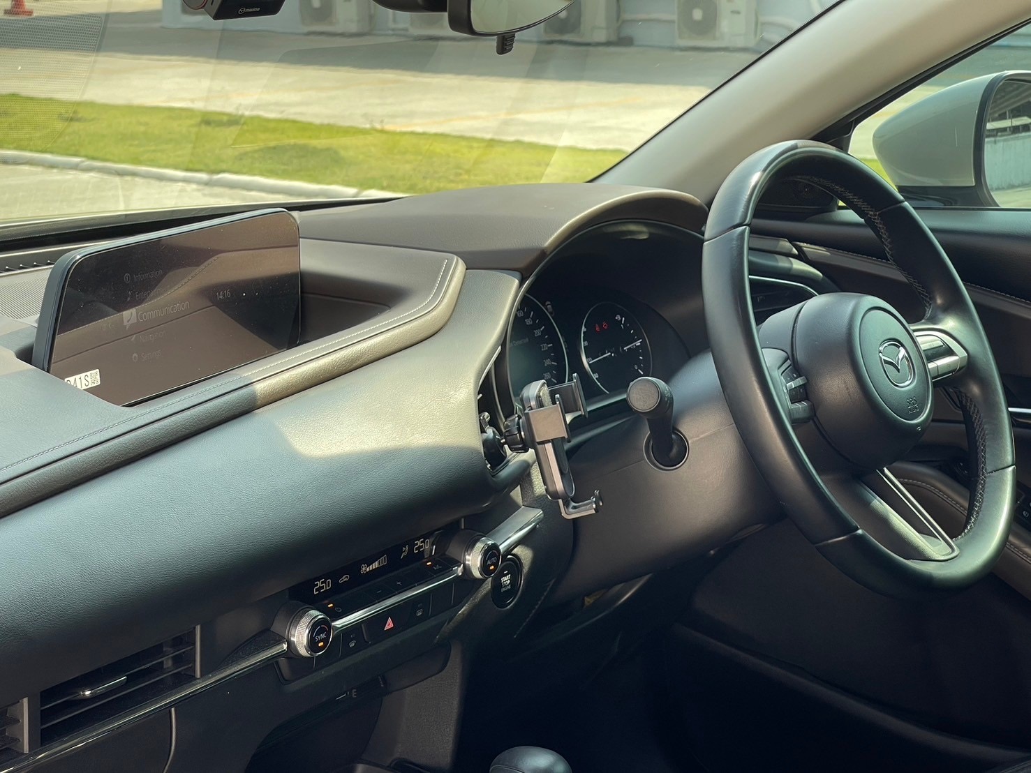 2023 Mazda CX-30 สีน้ำตาล (รูปที่ 15)