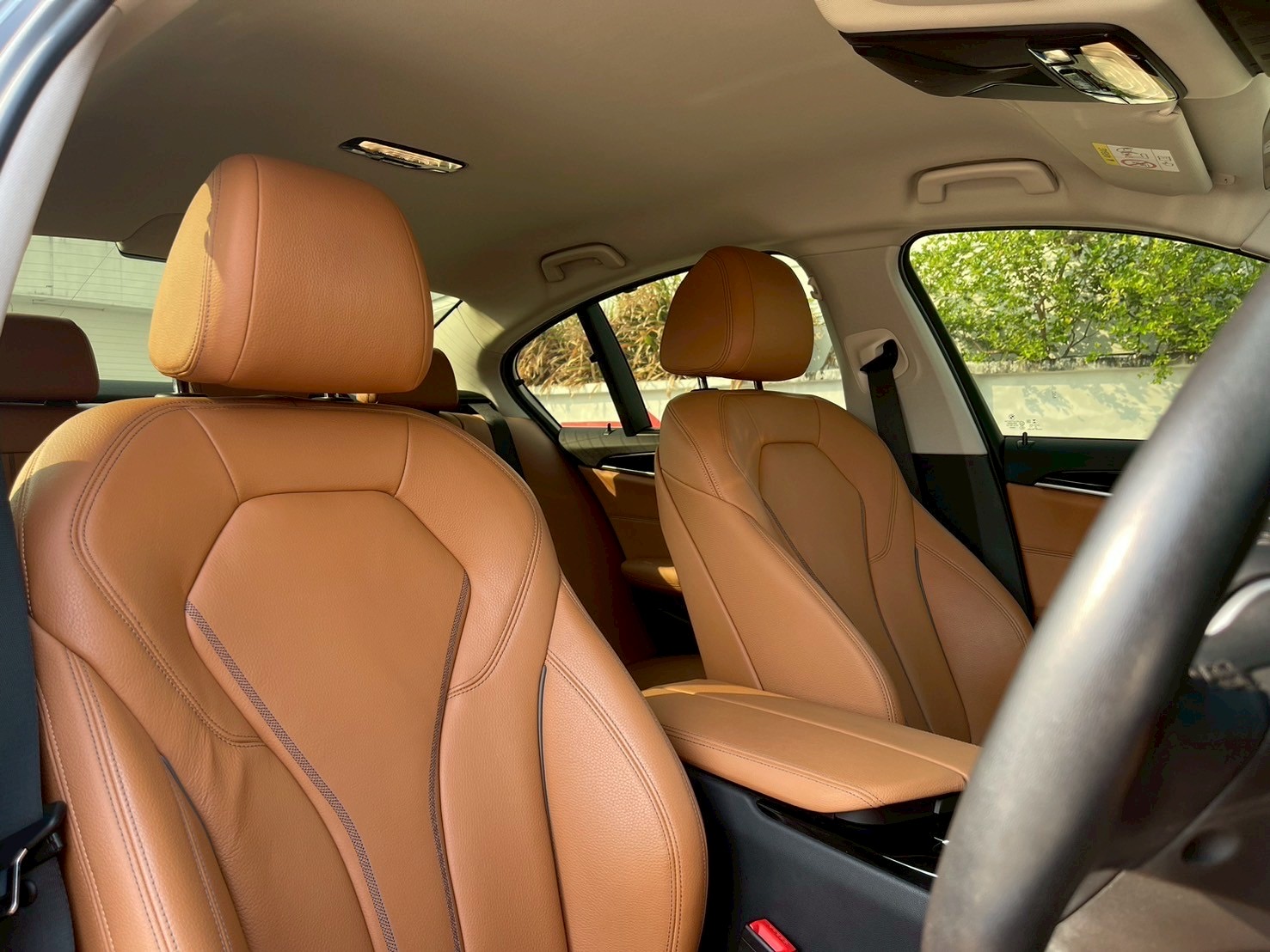 2021 BMW 530e Elite G30 LCI สีดำ (รูปที่ 15)