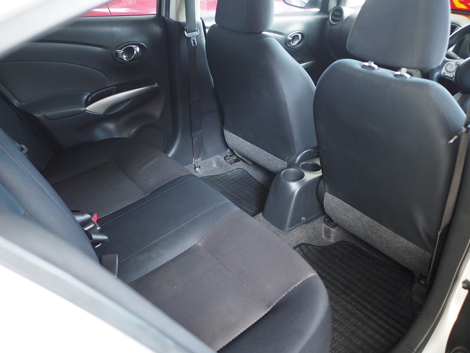 Nissan Almera ปี 2012 สีเงิน (รูปที่ 6)