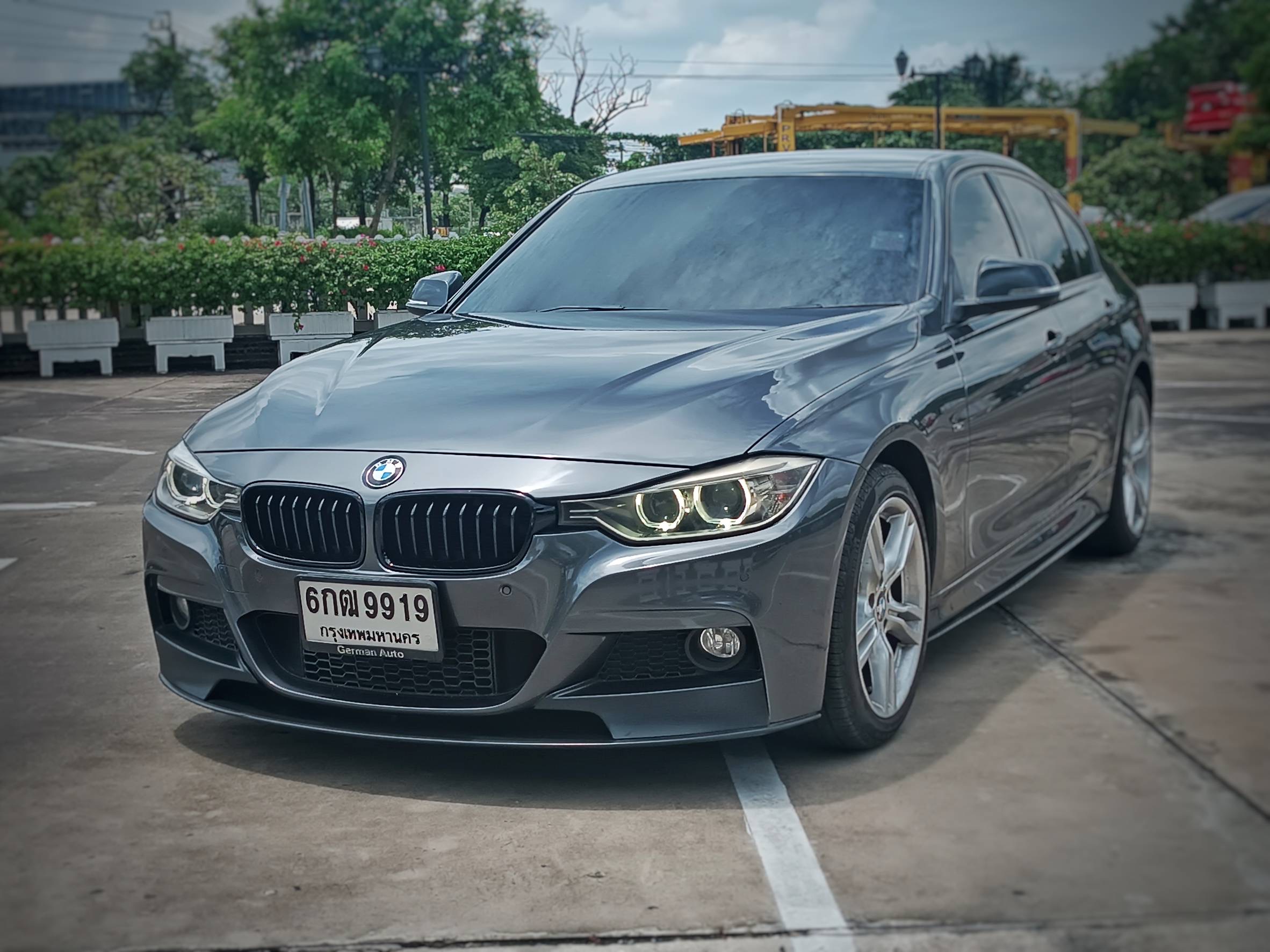 2015 BMW 320i Sport สีเทา