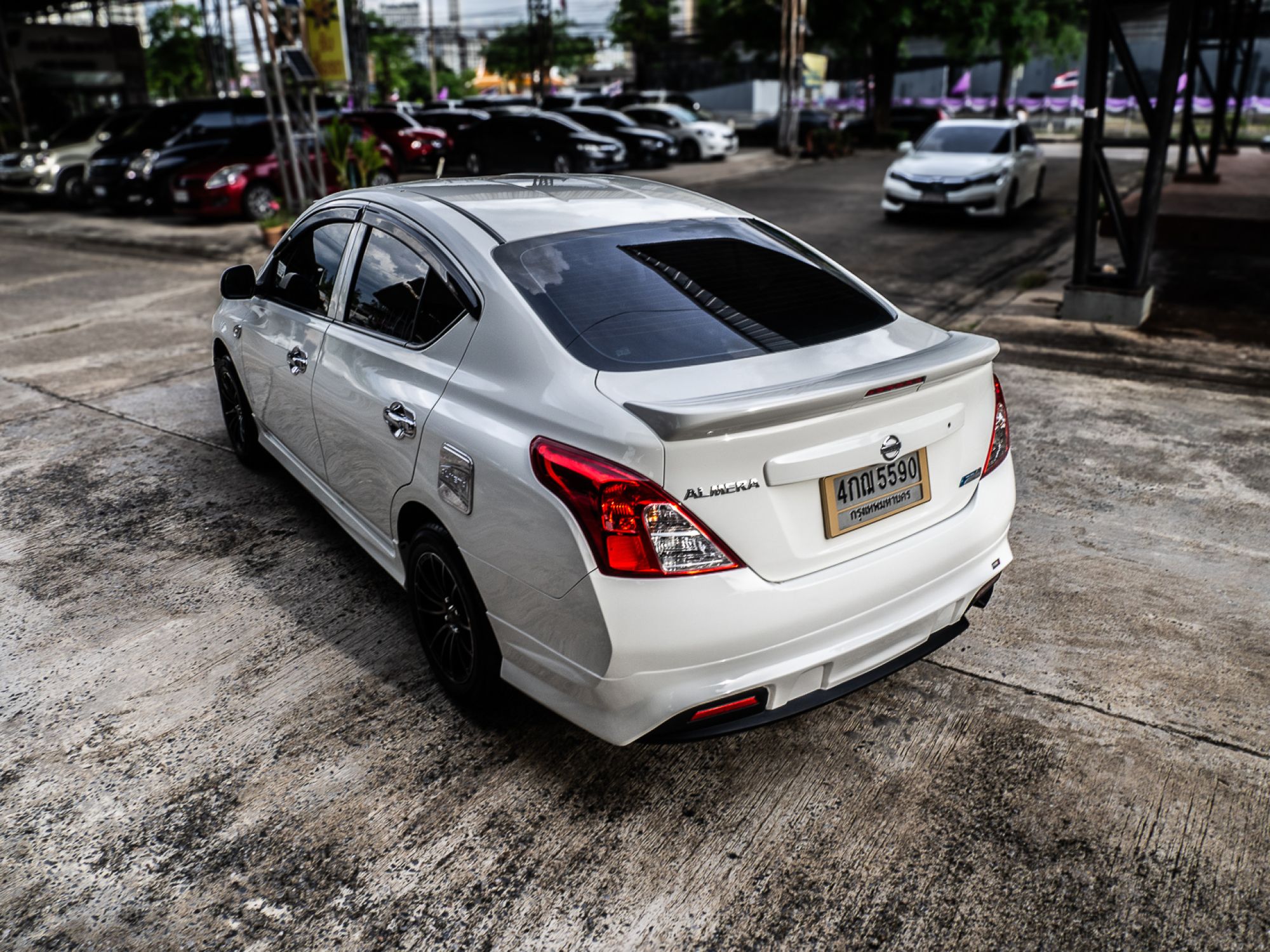 2014 Nissan Almera สีขาว (รูปที่ 15)