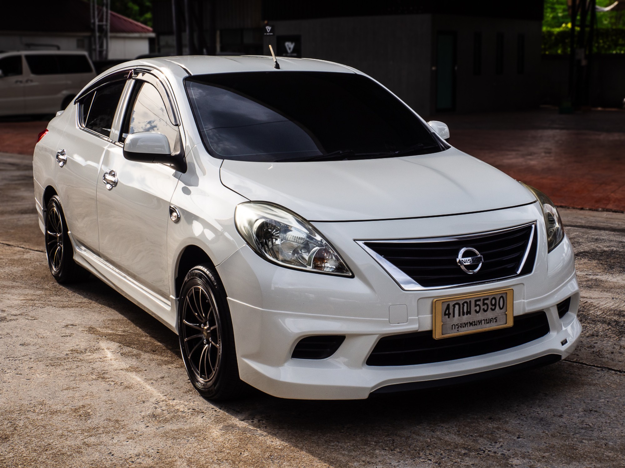 2014 Nissan Almera สีขาว
