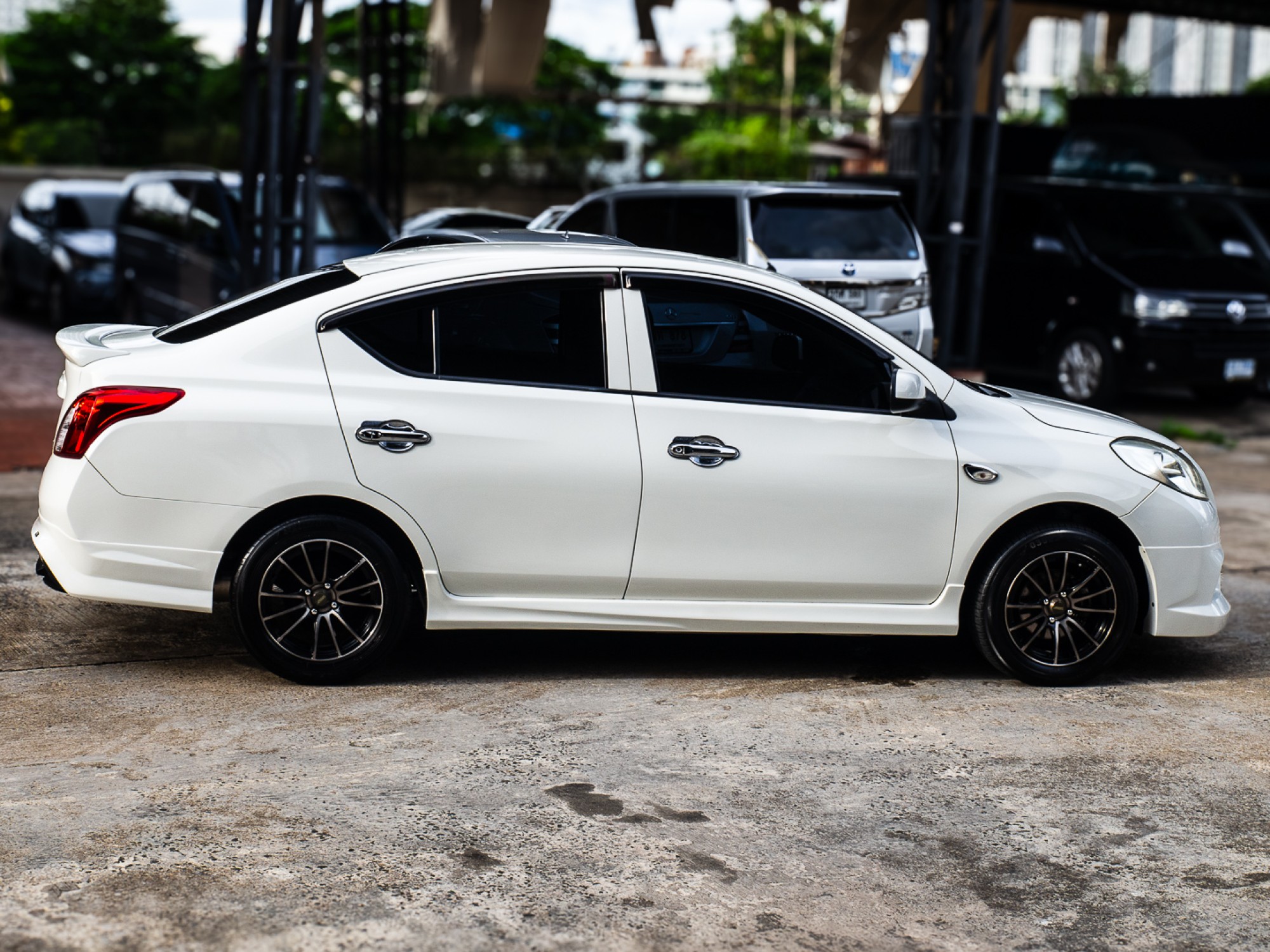 2014 Nissan Almera สีขาว (รูปที่ 7)