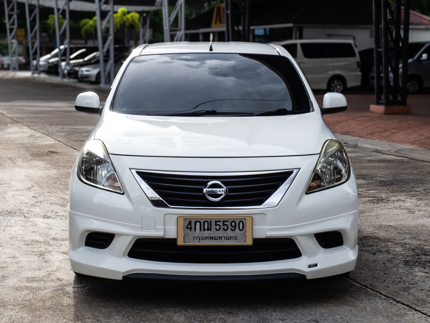 2014 Nissan Almera สีขาว (รูปที่ 2)