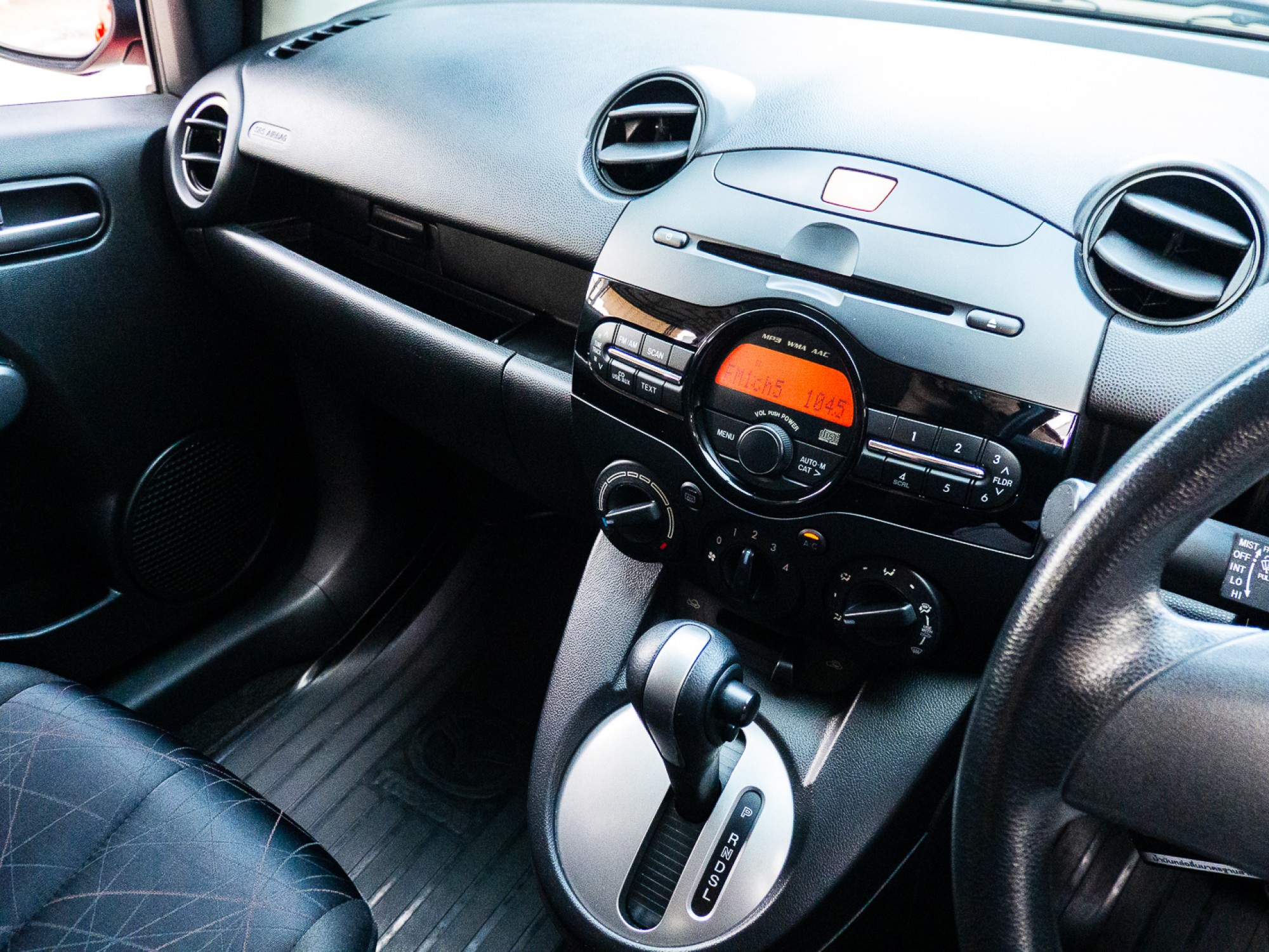 2014 Mazda 2 Sports (5 ประตู) สีแดง (รูปที่ 14)