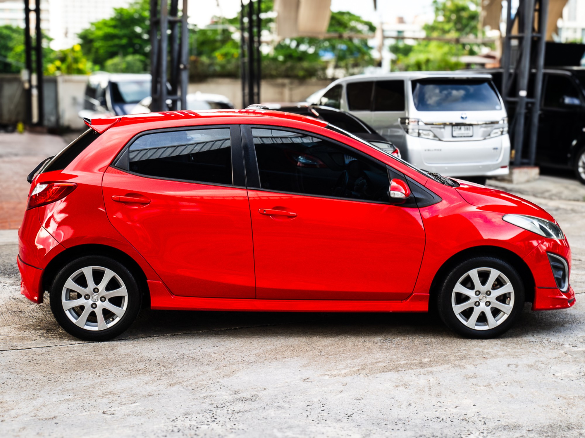 2014 Mazda 2 Sports (5 ประตู) สีแดง (รูปที่ 16)