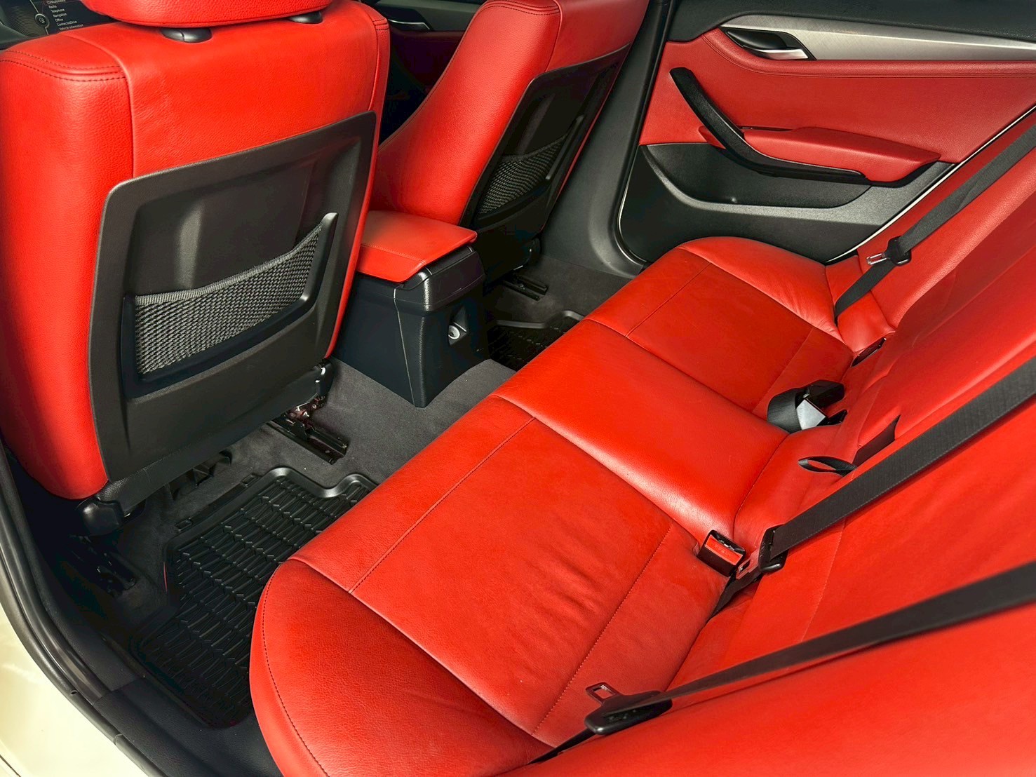 2016 BMW X1 E84 สีขาว (รูปที่ 17)