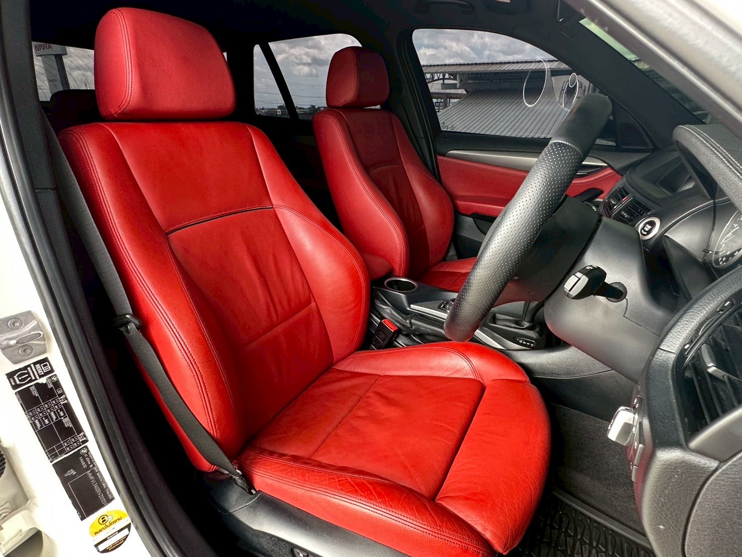 2016 BMW X1 E84 สีขาว (รูปที่ 11)