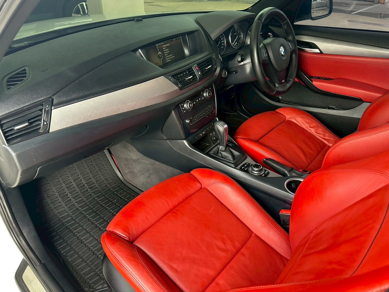 2016 BMW X1 E84 สีขาว (รูปที่ 12)