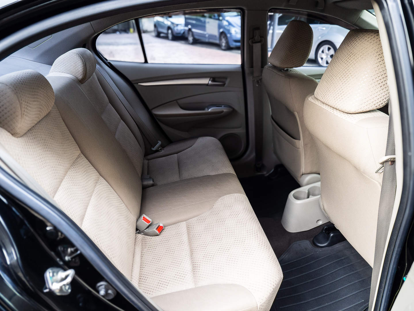 2009 Honda City สีดำ (รูปที่ 11)