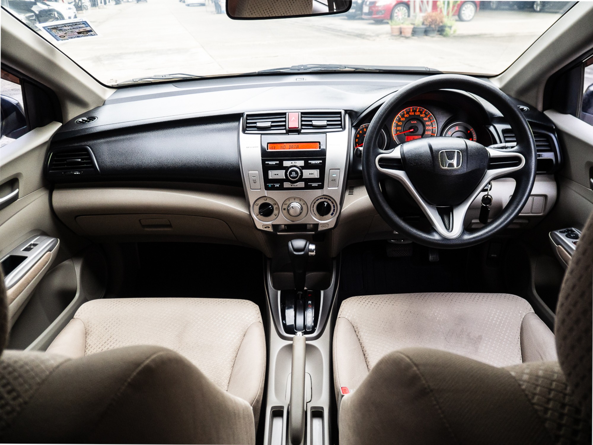 2009 Honda City สีดำ (รูปที่ 13)