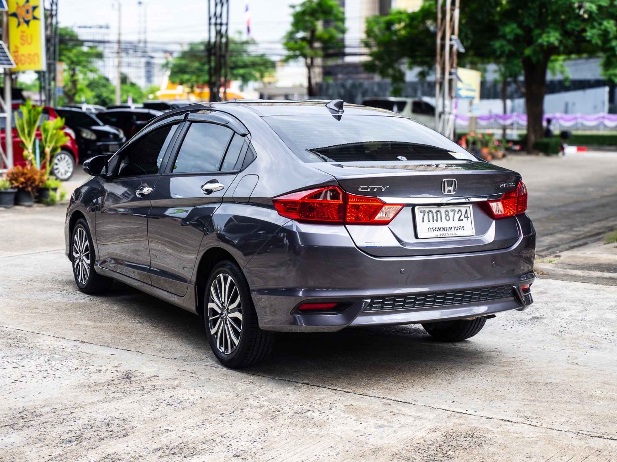 2018 Honda City สีเทา (รูปที่ 5)