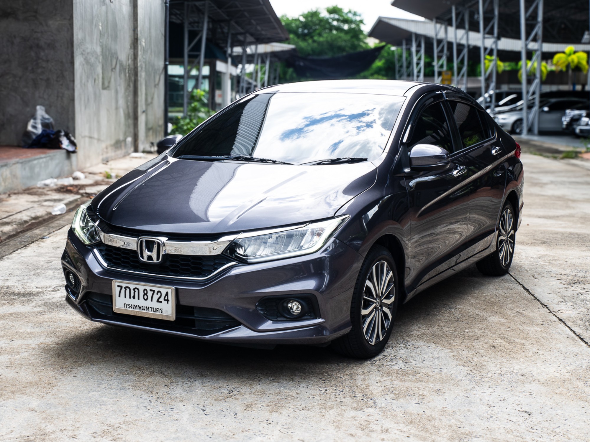 2018 Honda City สีเทา (รูปที่ 2)