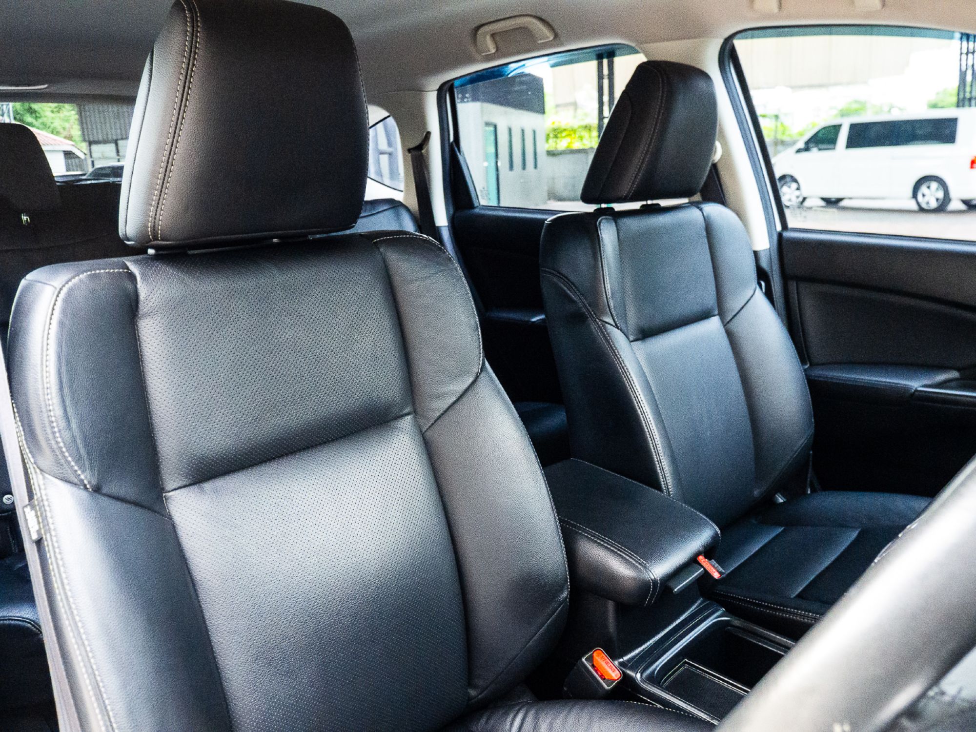 2016 Honda CR-V สีขาว (รูปที่ 10)