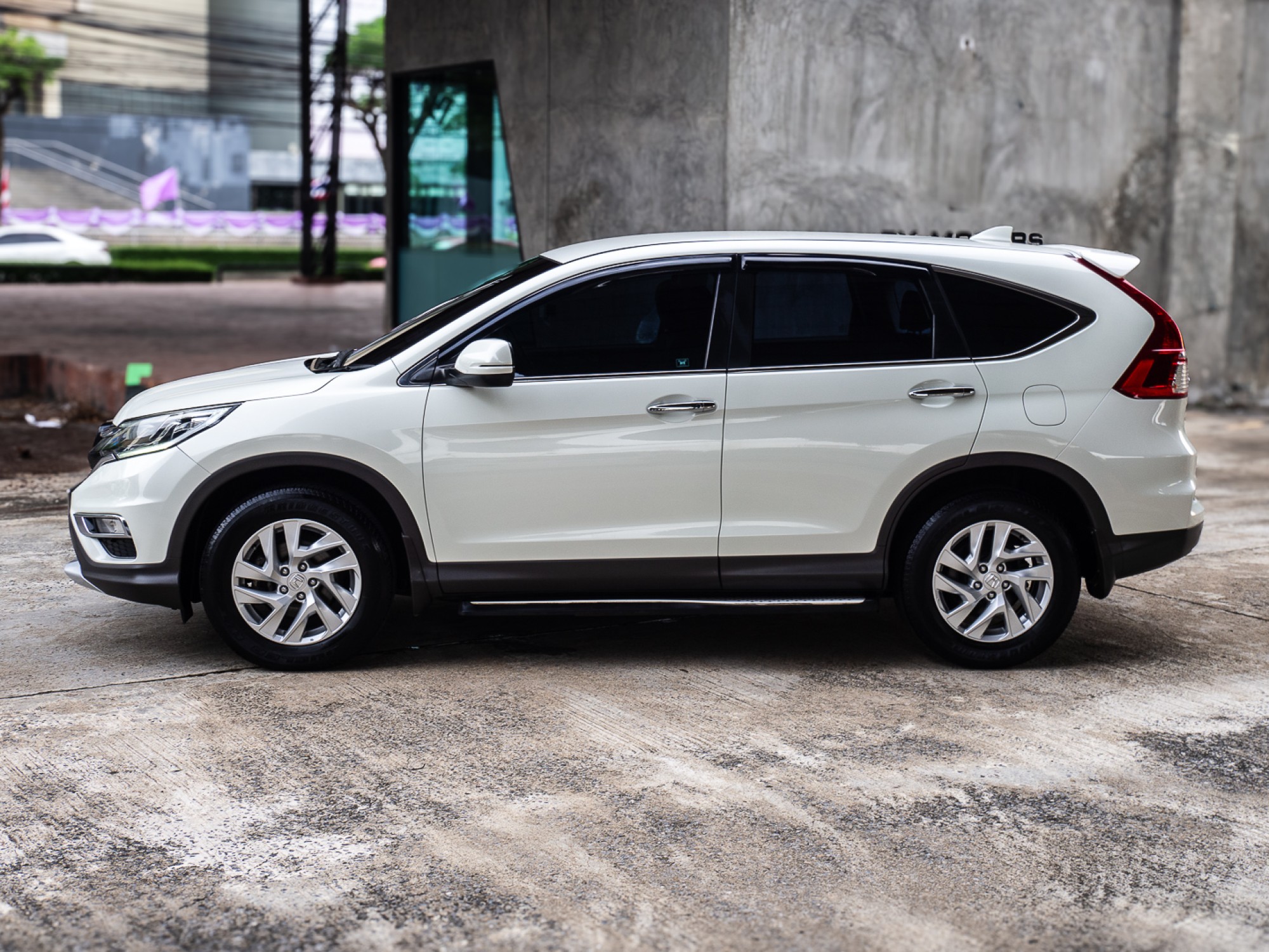 2016 Honda CR-V สีขาว (รูปที่ 4)