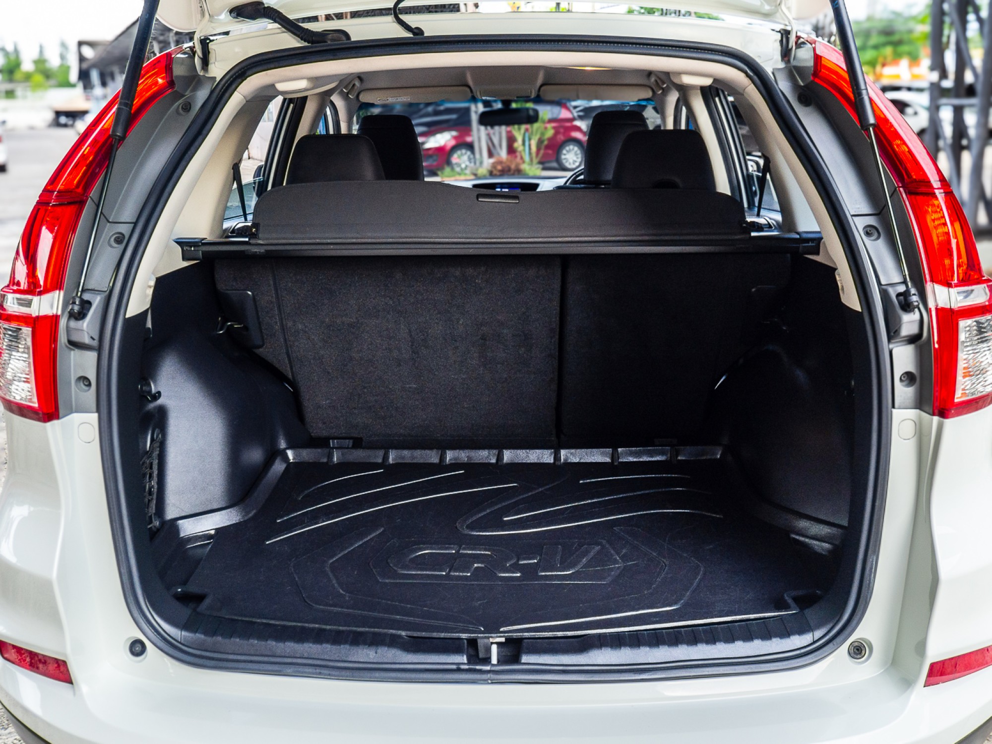 2016 Honda CR-V สีขาว (รูปที่ 17)