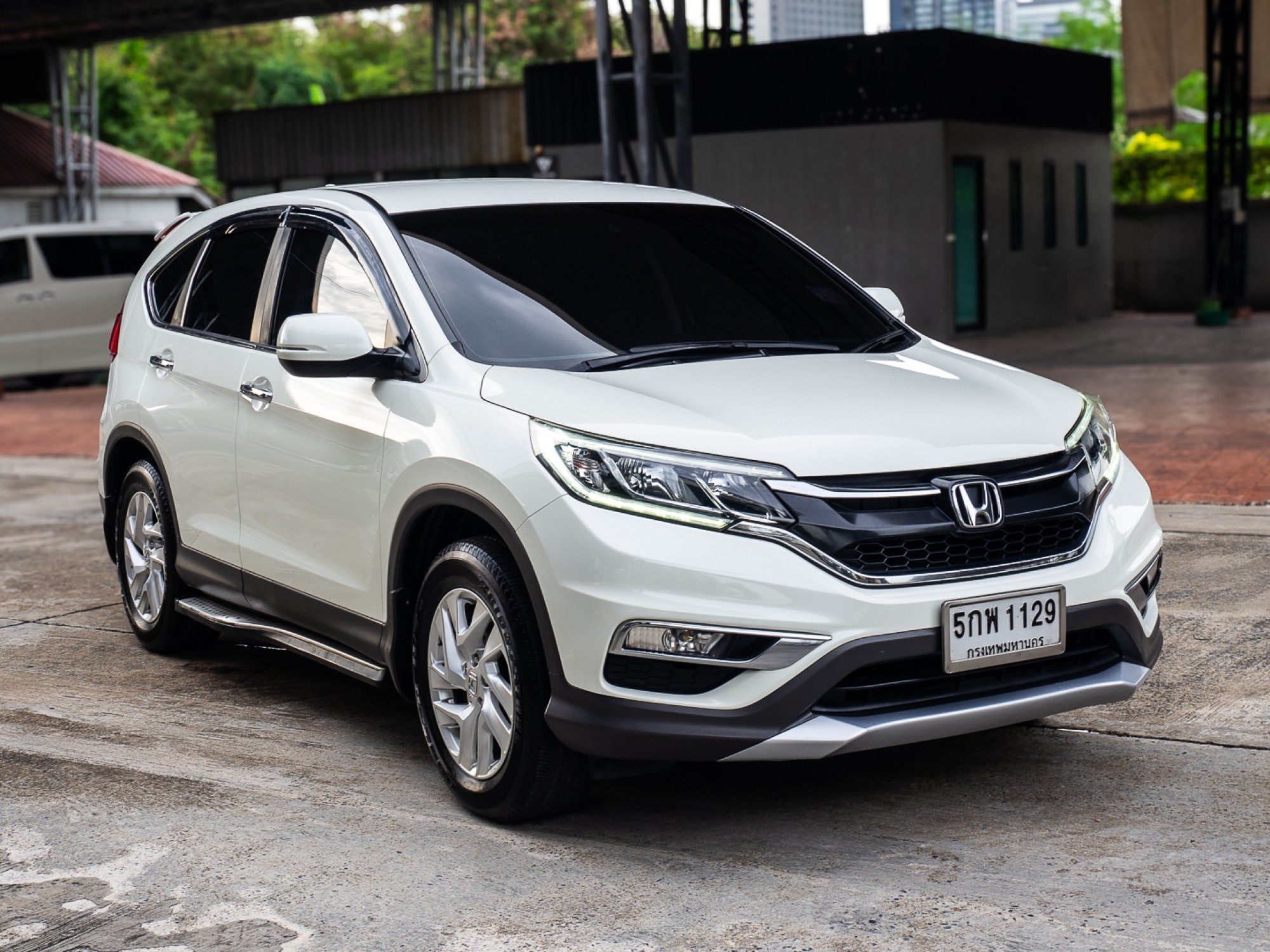 2016 Honda CR-V สีขาว (รูปที่ 2)
