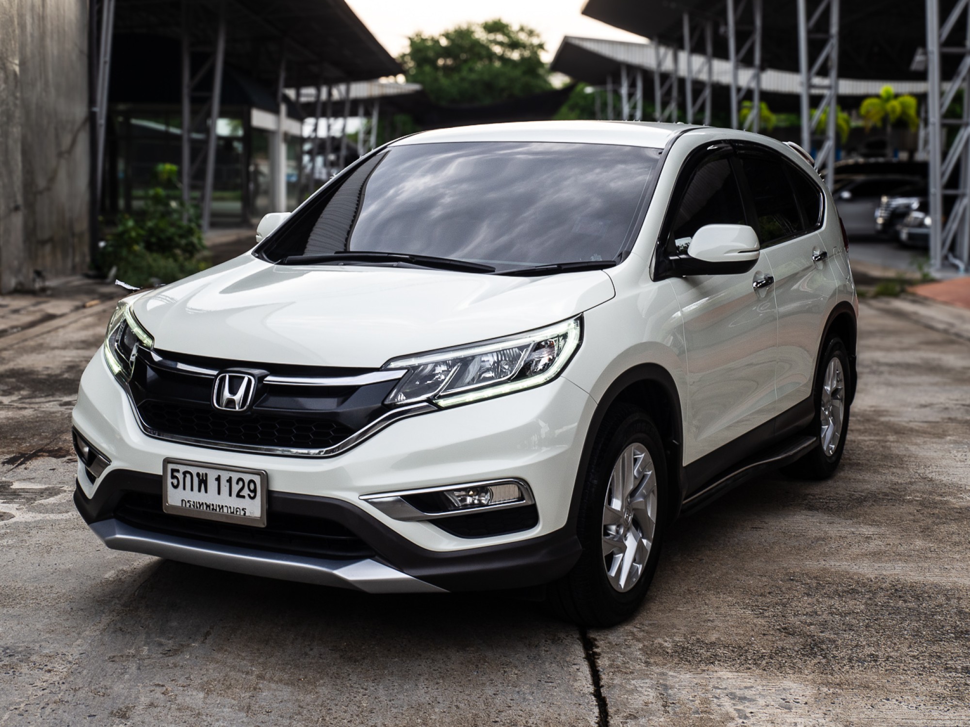2016 Honda CR-V สีขาว (รูปที่ 3)