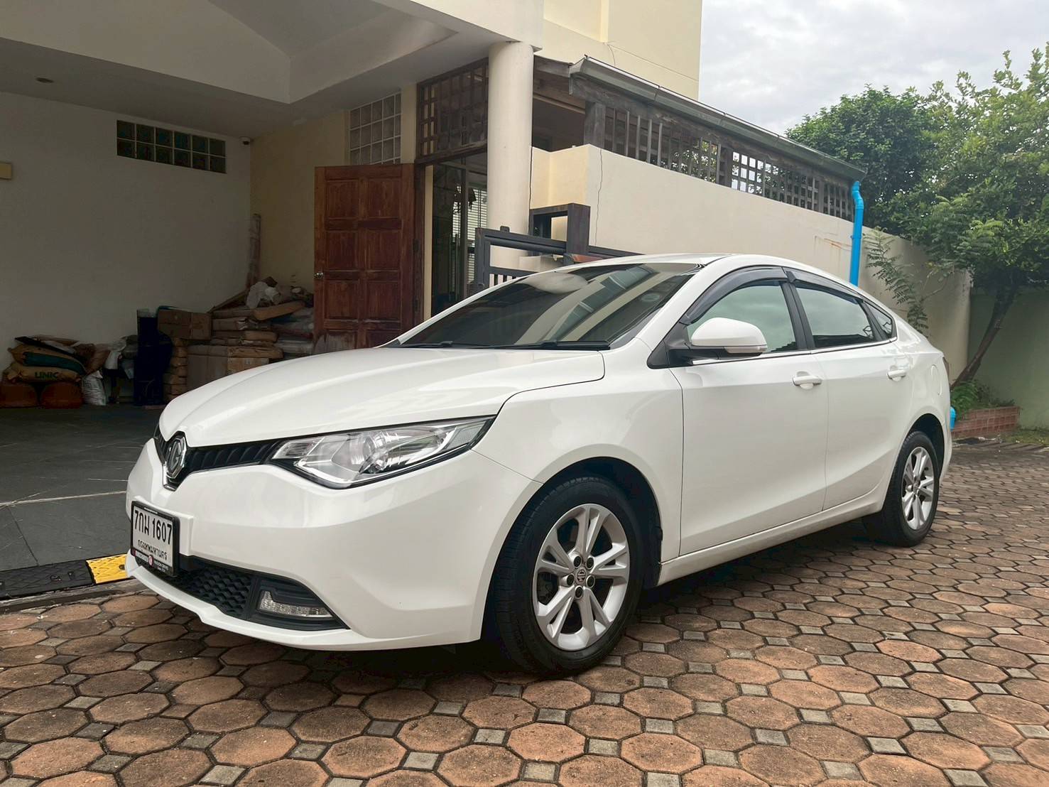 MG5 1.5 X TURBO ปี 2017 สีขาว รุ่นท๊อปสุด+ซันรูฟ มือ1