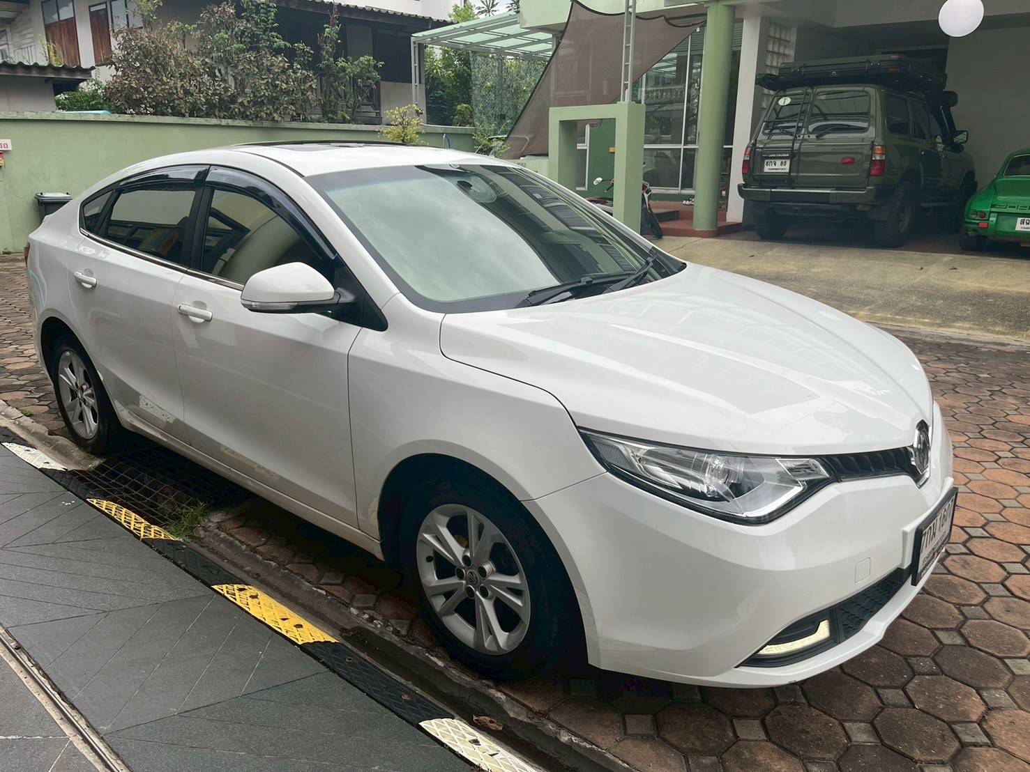 MG5 1.5 X TURBO ปี 2017 สีขาว รุ่นท๊อปสุด+ซันรูฟ มือ1 (รูปที่ 4)