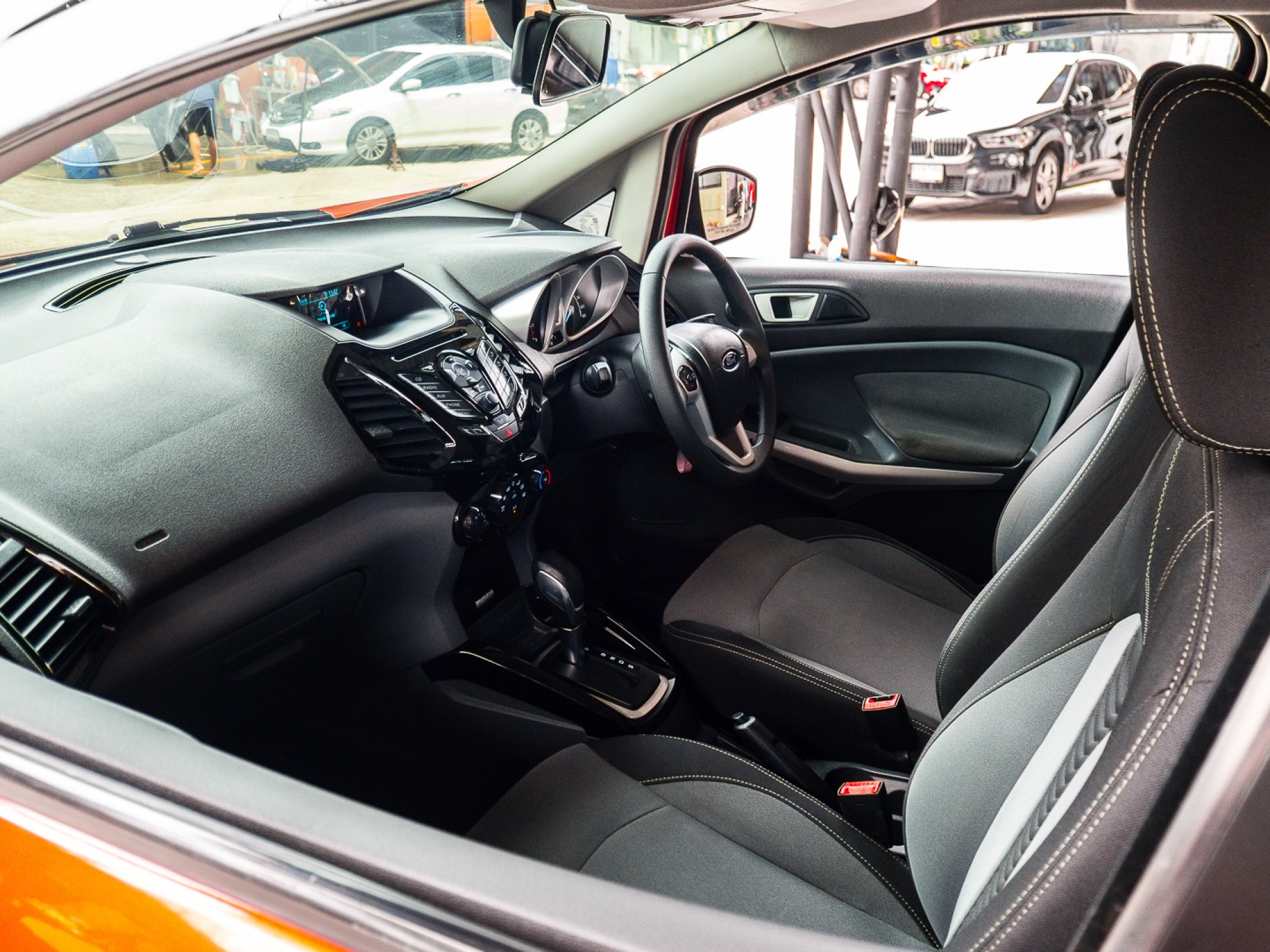 2016 Ford EcoSport สีส้ม (รูปที่ 10)