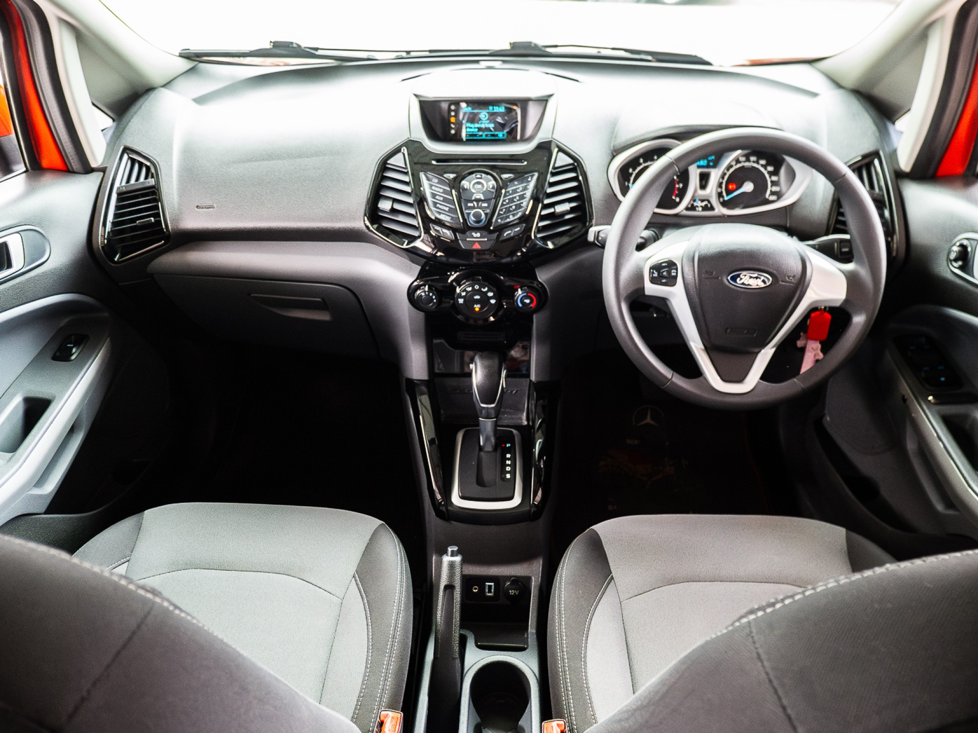 2016 Ford EcoSport สีส้ม (รูปที่ 9)