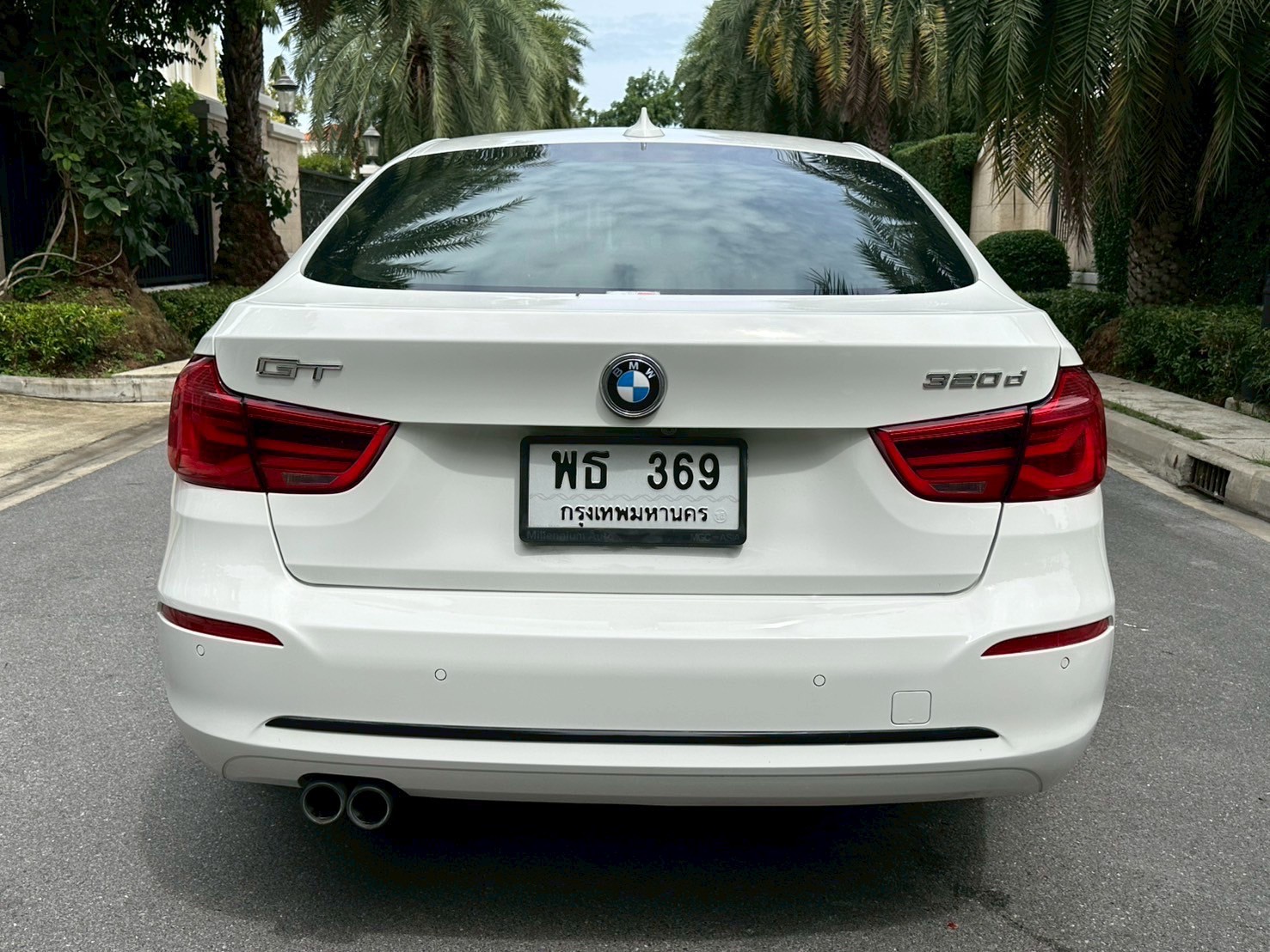 2017 BMW 3 Series F34 Gran Turismo 320d สีขาว (รูปที่ 4)